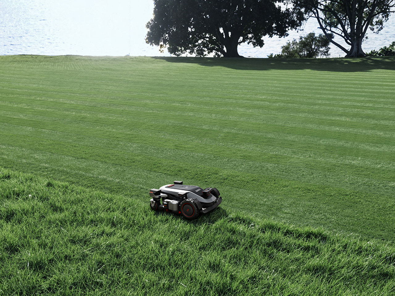 robot，cut grass，Sunseeker Elite，42 ° independent suspension climbing，