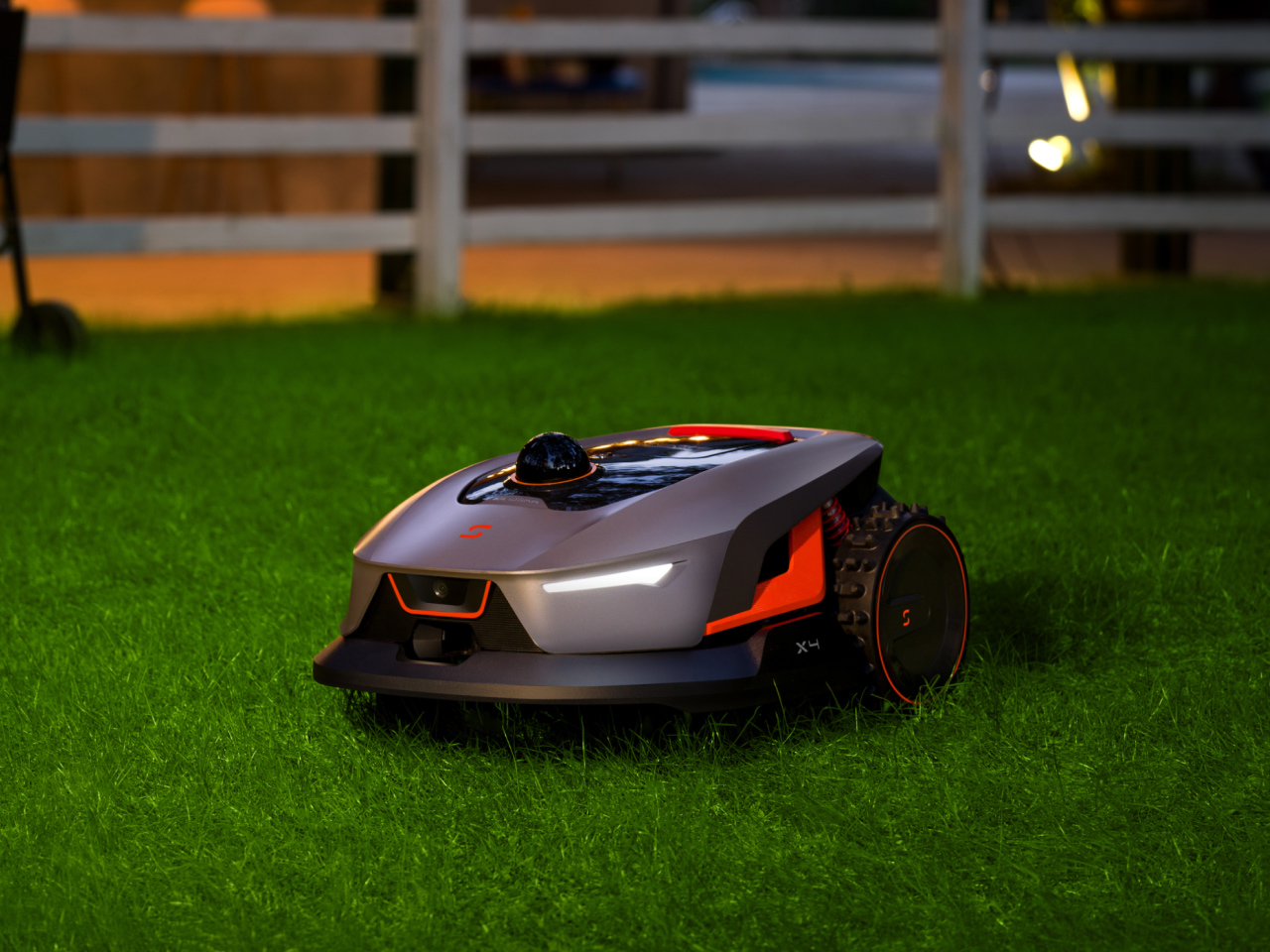 robot，cut grass，Sunseeker Elite，42 ° independent suspension climbing，