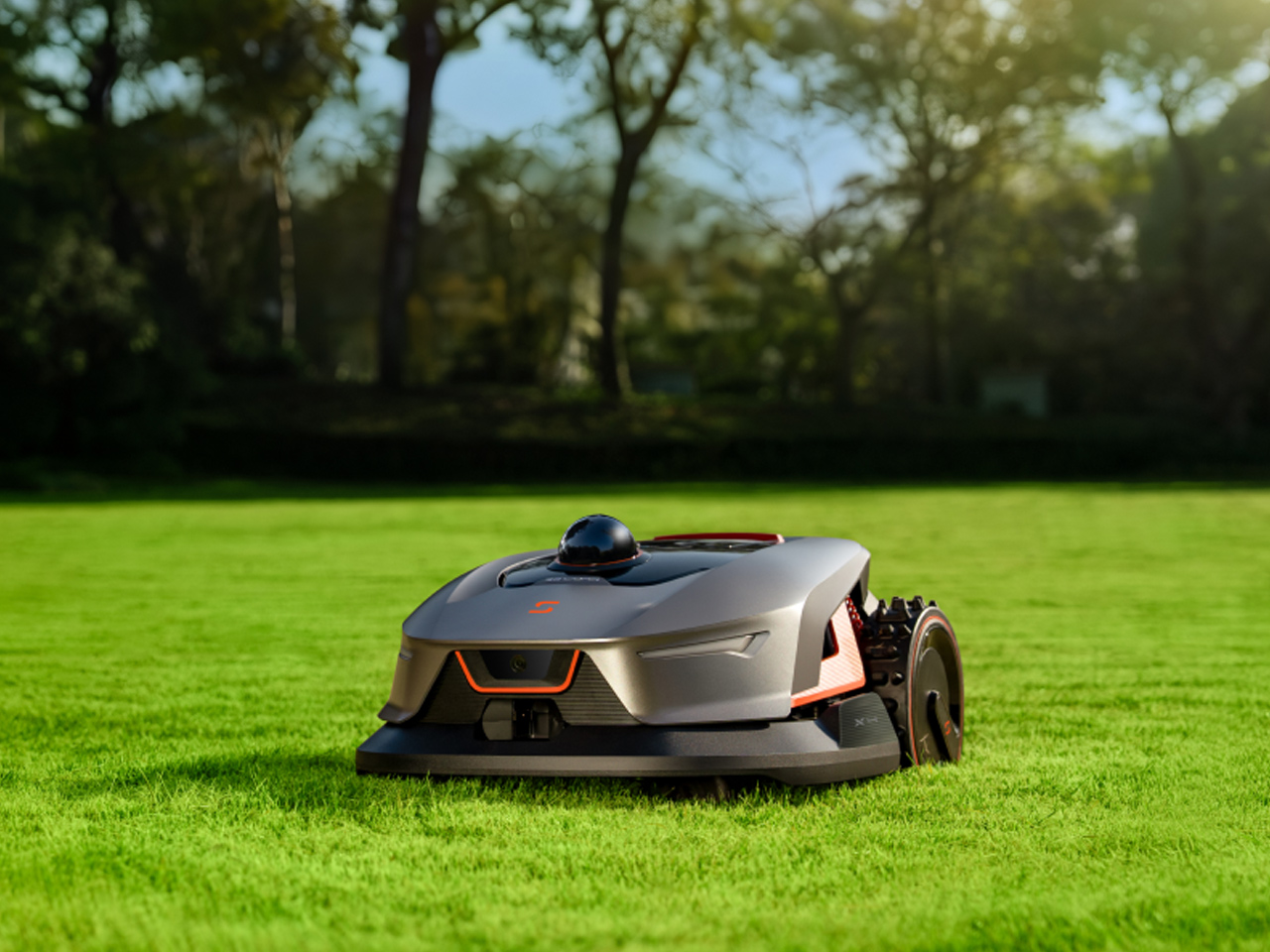 robot，cut grass，Sunseeker Elite，42 ° independent suspension climbing，