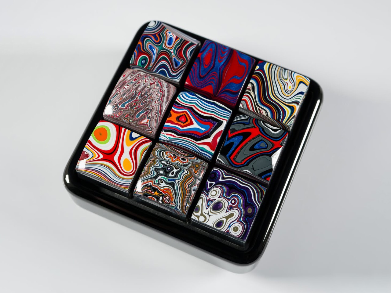 Fordite，Car paint spill rock，Manual cutting and throwing，Industrial waste，Keycap Quarry，
