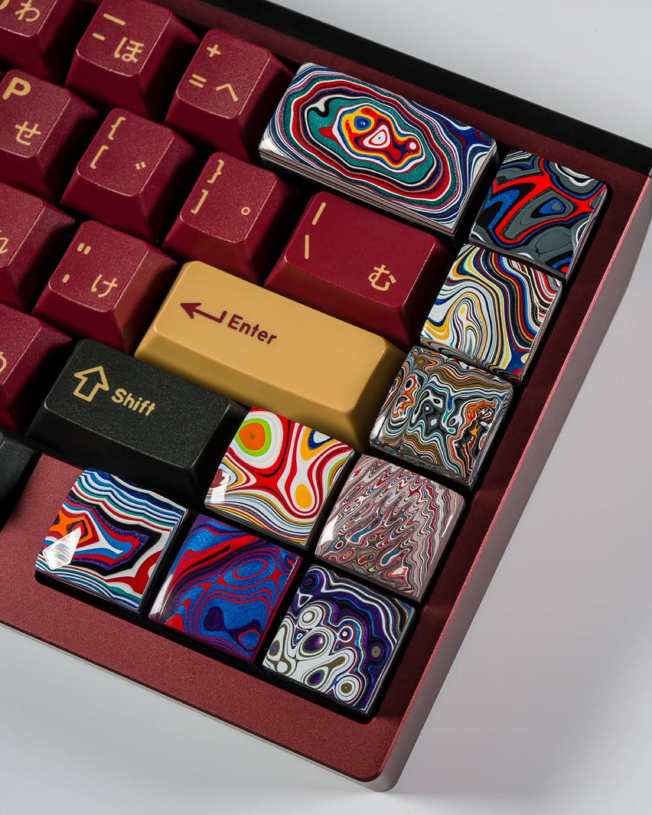 Fordite，Car paint spill rock，Manual cutting and throwing，Industrial waste，Keycap Quarry，