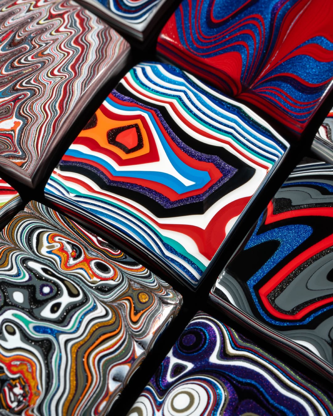 Fordite，Car paint spill rock，Manual cutting and throwing，Industrial waste，Keycap Quarry，