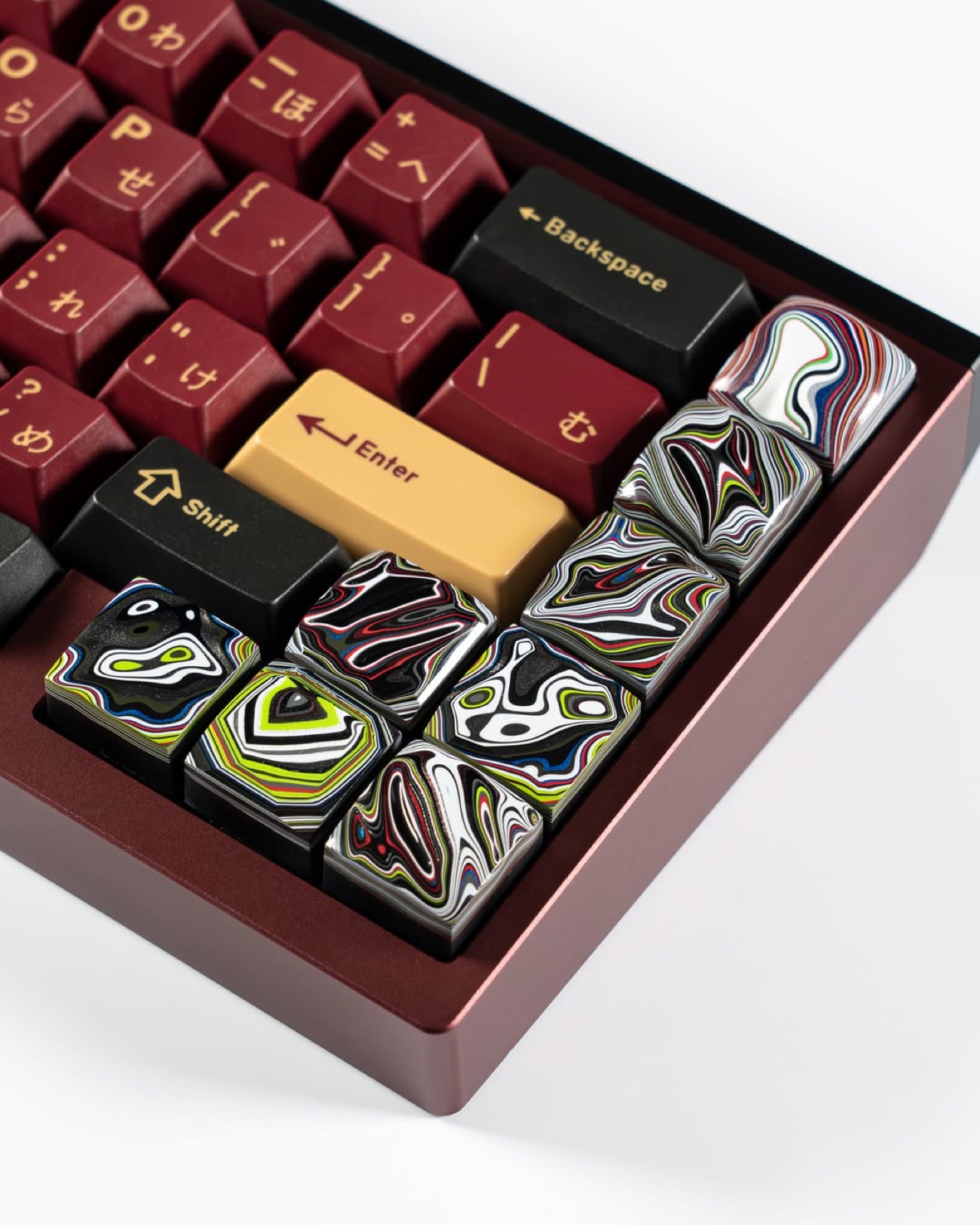 Fordite，Car paint spill rock，Manual cutting and throwing，Industrial waste，Keycap Quarry，