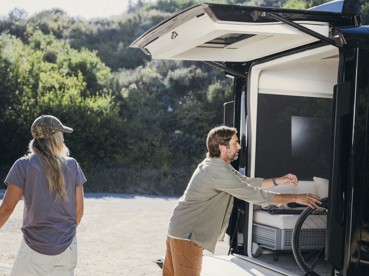 Aboard T4，Trailer RV，vehicle，automobile，