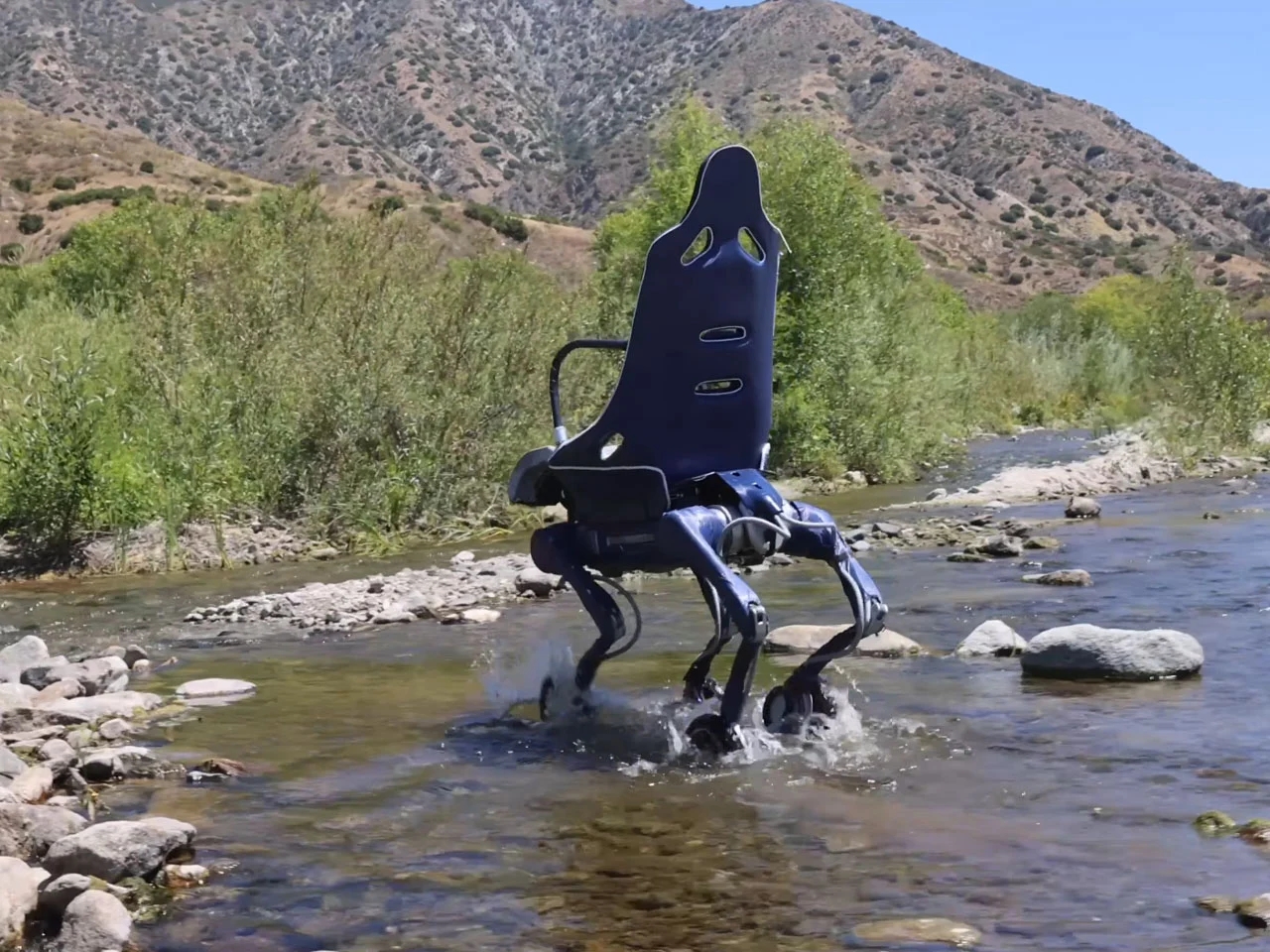 Jake Laser，robot，walking chair，artificial intelligence，
