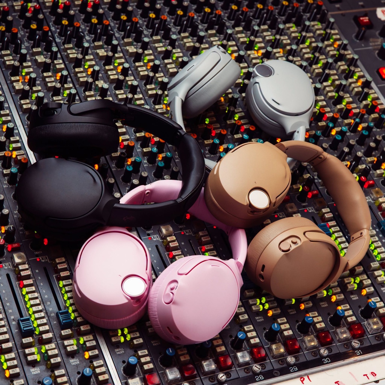 Crusher 1080 ANC，Headphones，Digital，electronic product，