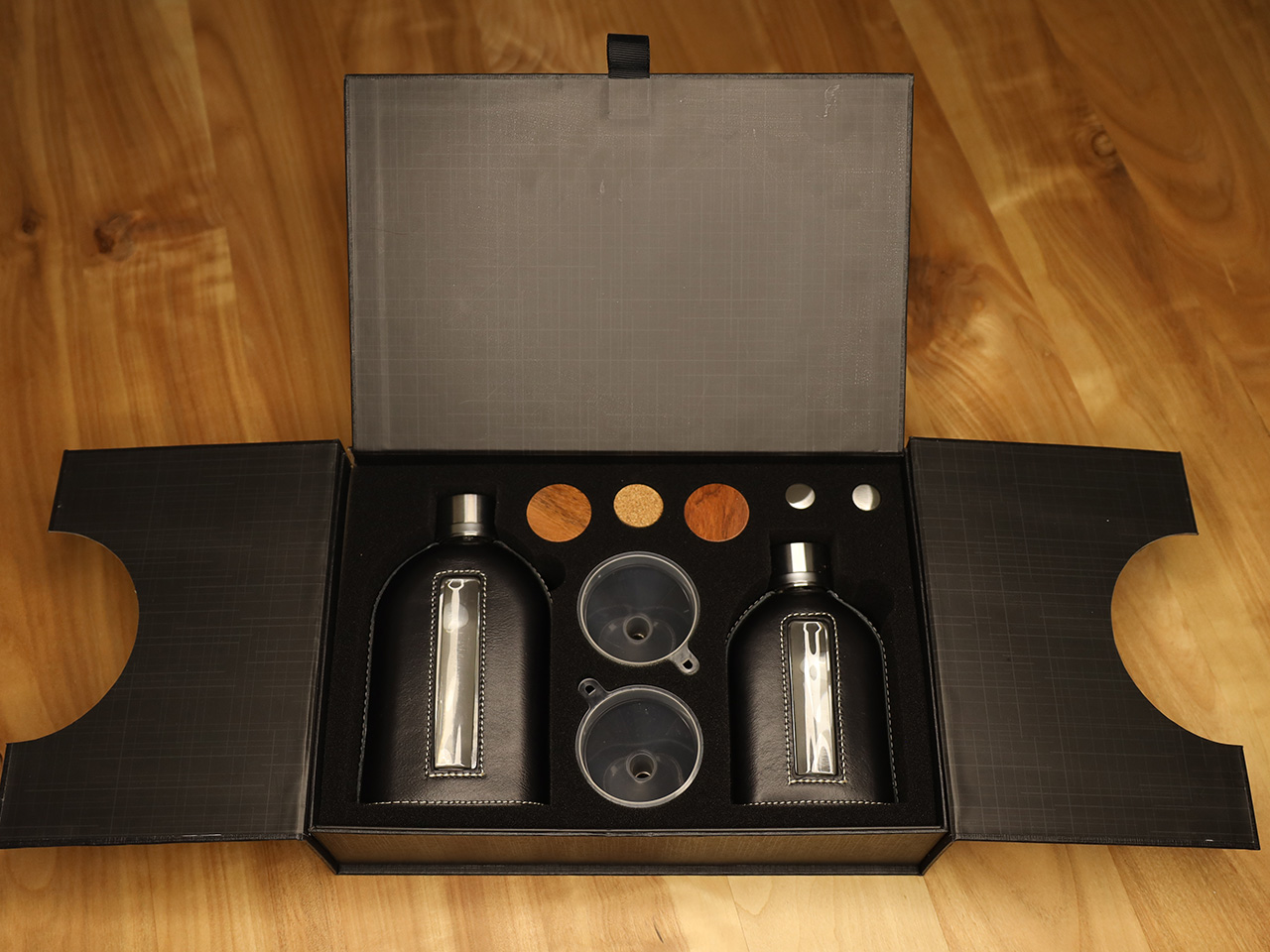 BARKUTAN，flagon，packing design，Brand design，