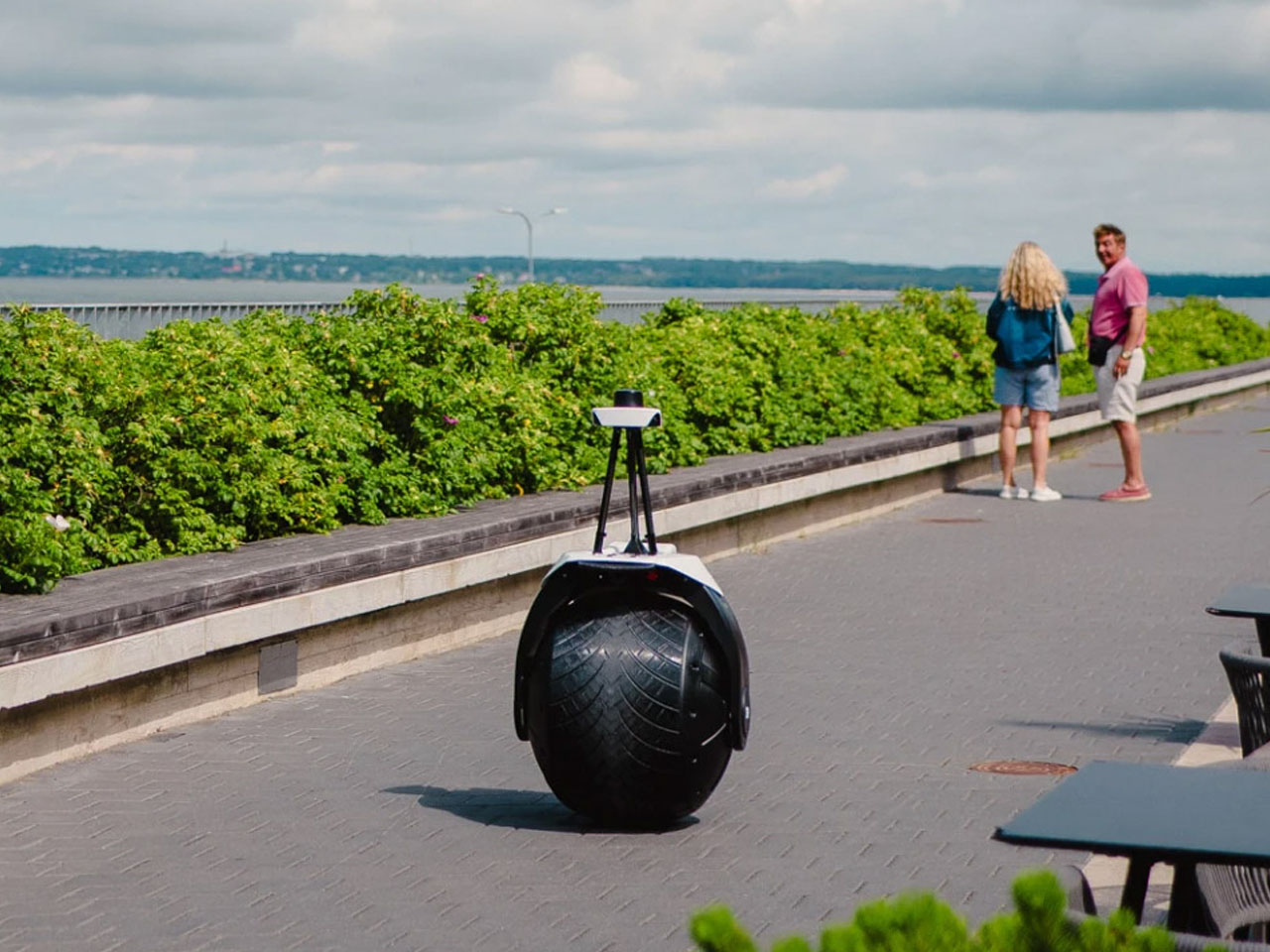 1ROLLO，Security patrol robot，artificial intelligence，automation，