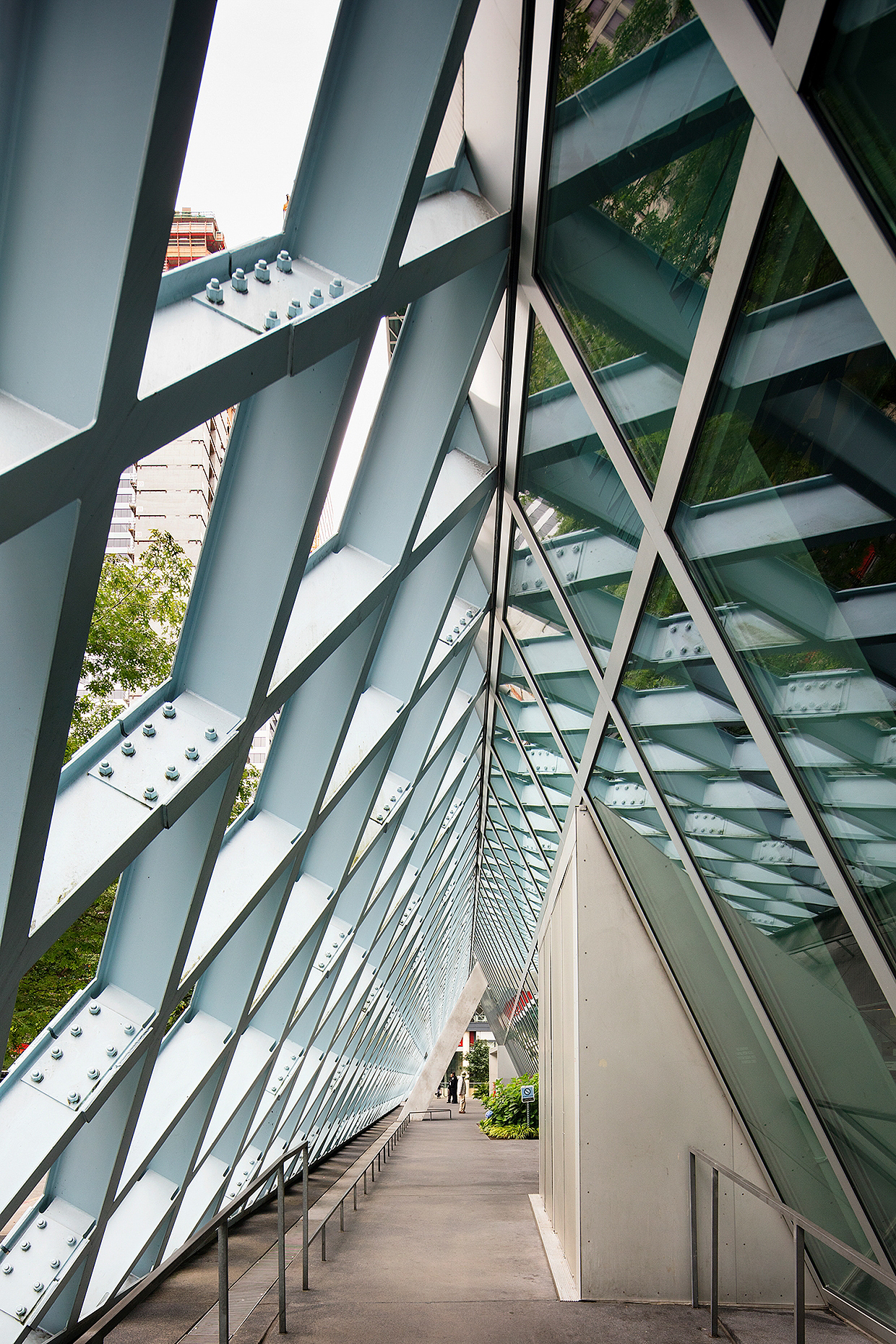 Architectural design，Appearance design，guangzhou opera house ，Zaha，Seattle Central Library ，Building interior，