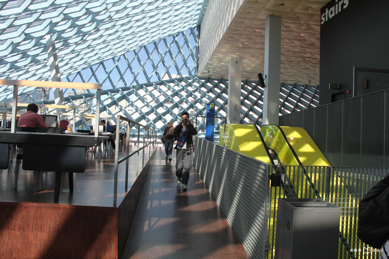 Architectural design，Appearance design，guangzhou opera house ，Zaha，Seattle Central Library ，Building interior，