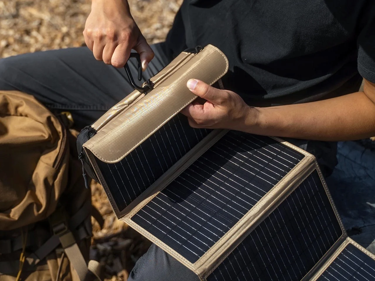 Solar Charger ，Solar Charger ，Maxeon cell，Maxeon cell，Outdoor USB，Outdoor USB，camping outfit，camping outfit，NESTOUT，NESTOUT，