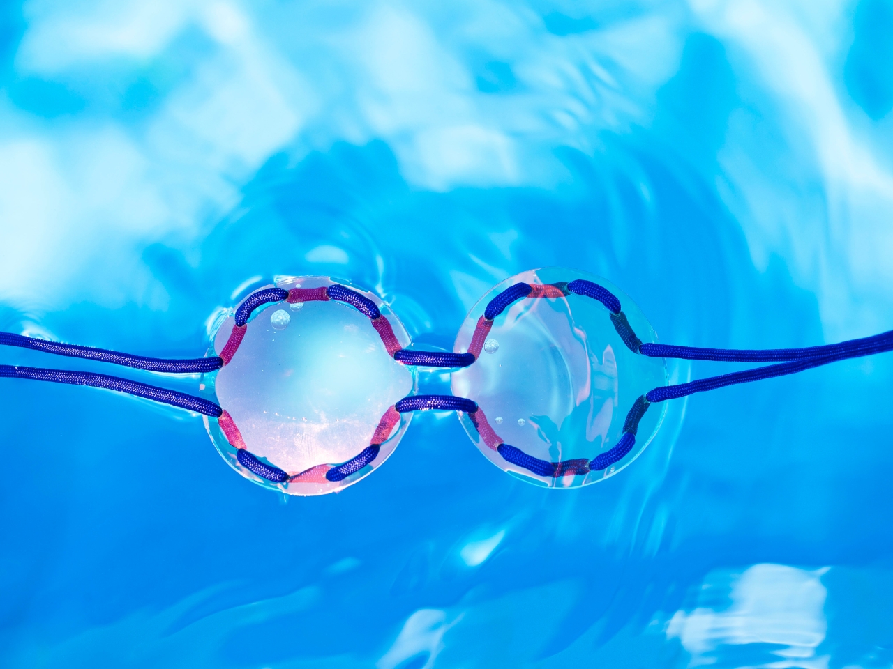 Water Glasses，concept，Sunglasses，Outdoor equipment，