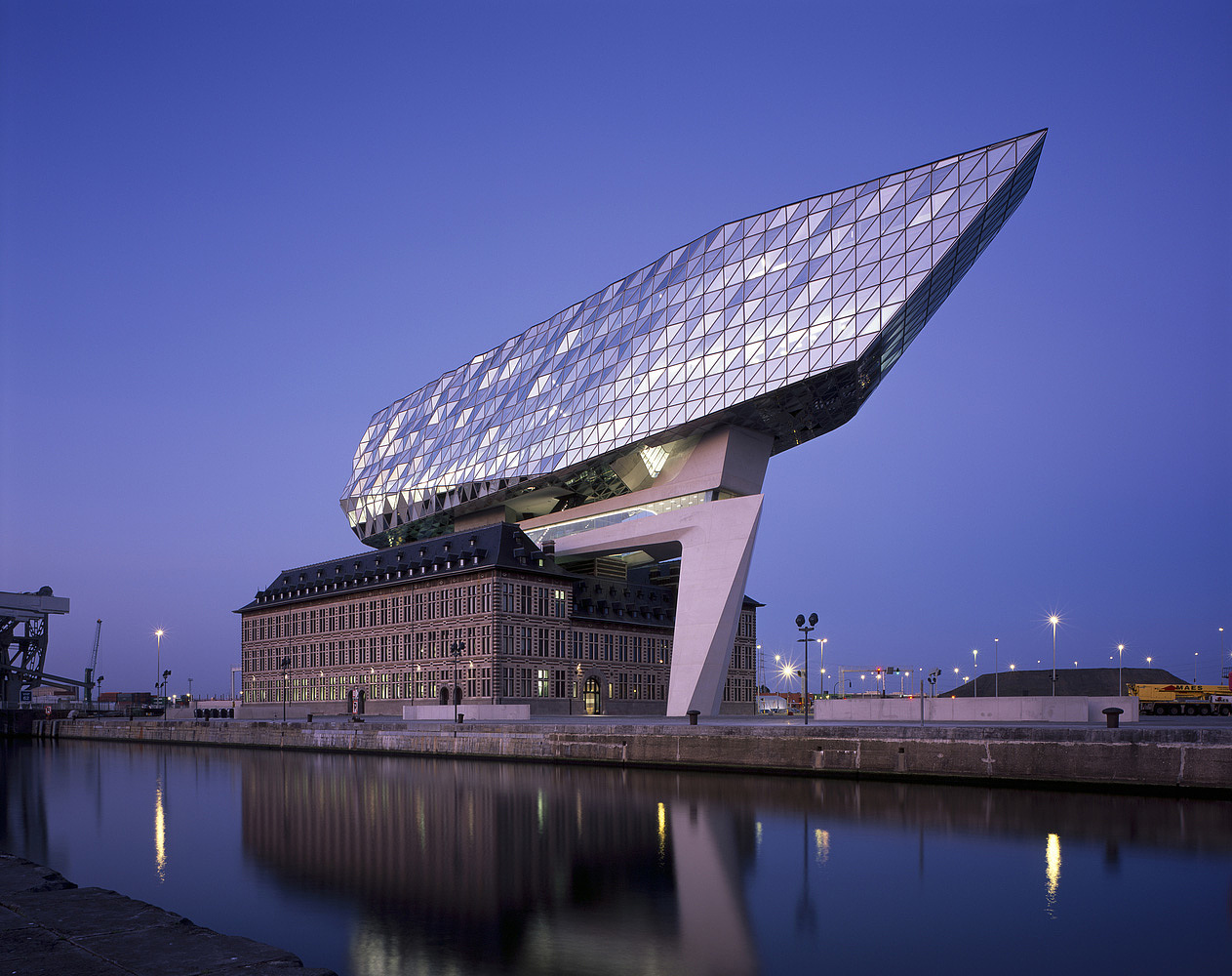 Port building，Diamond City，Architectural design，