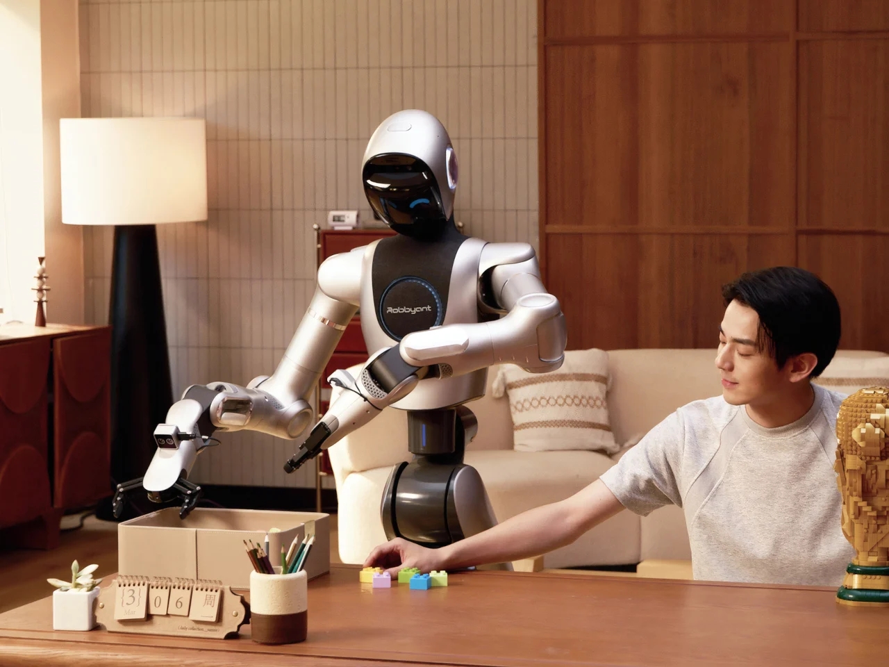 Robbyant R2，Service robot，Digital，artificial intelligence，