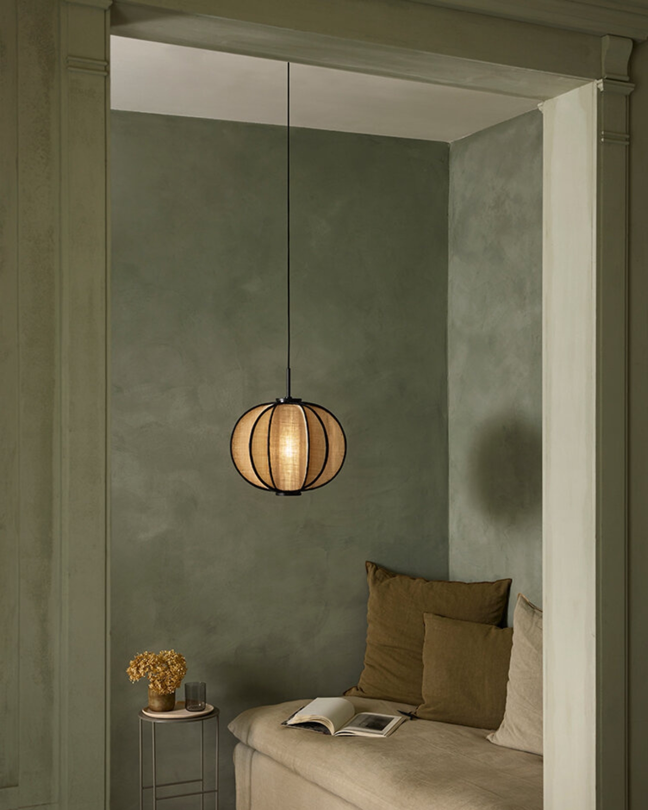 lamps and lanterns，a chandelier，Solis，Housewear & Furnishings，