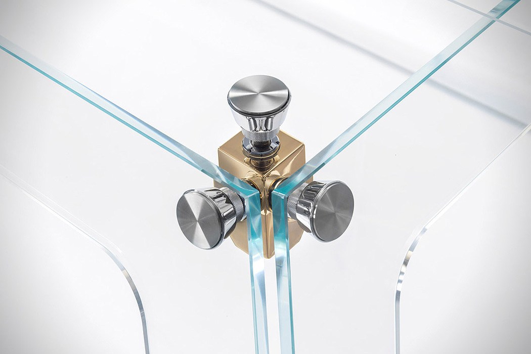 Table tennis table，motion，crystal，gold-plated，