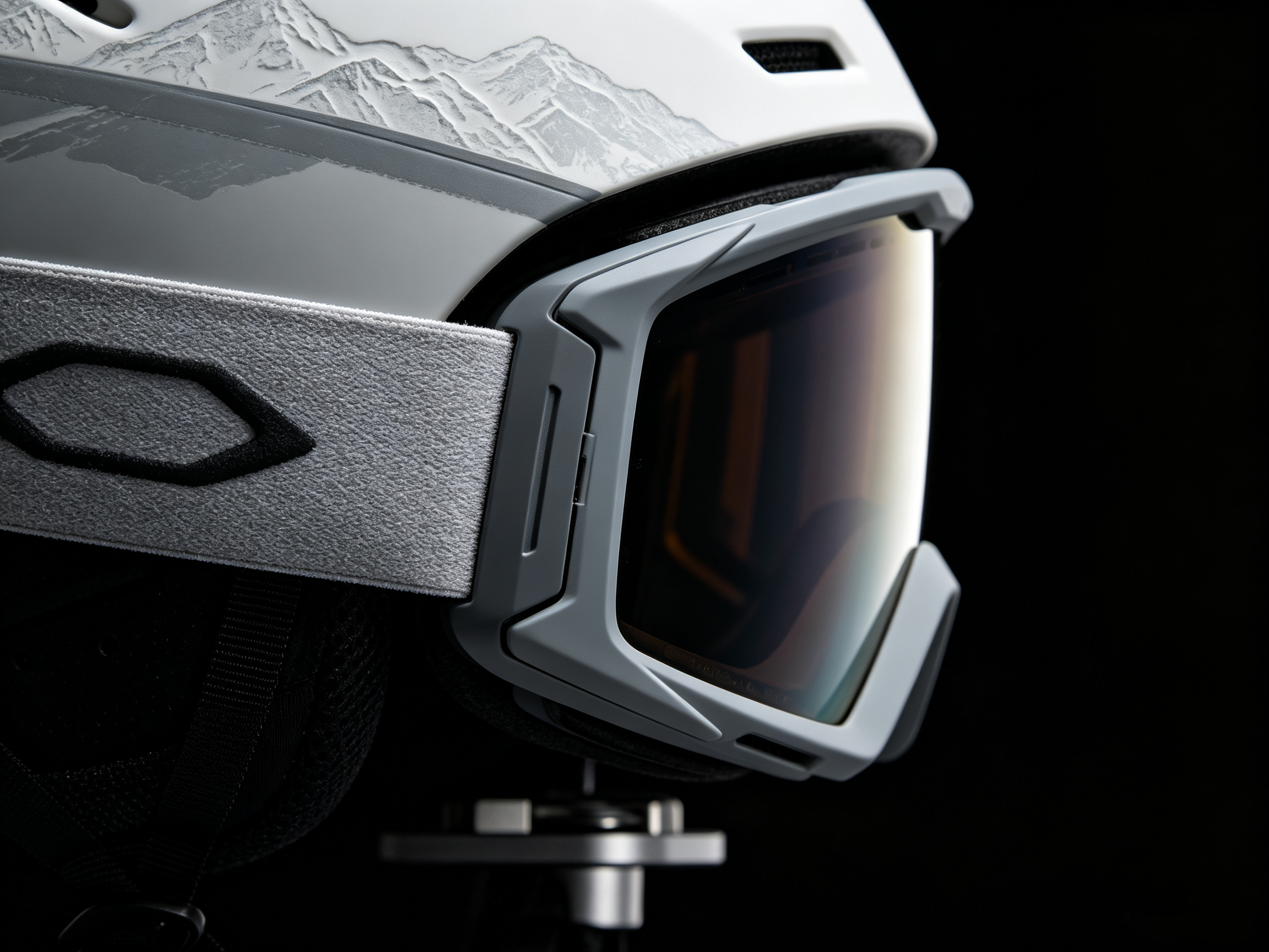Ski equipment (helmet/snow goggles/fixer, etc.)，