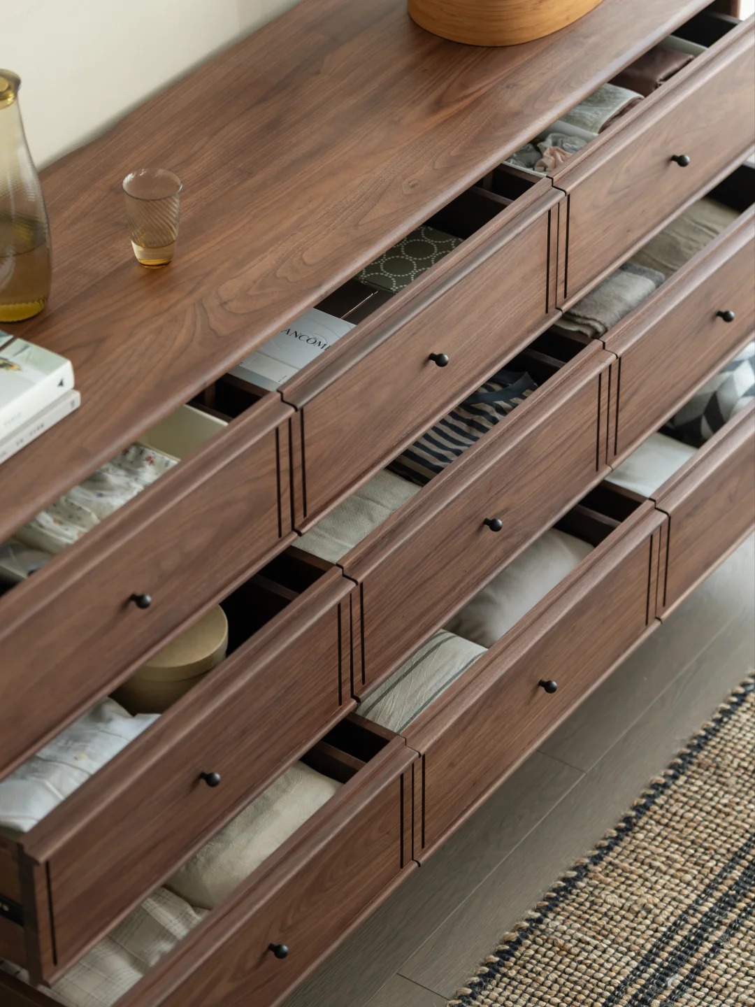 Bucket cabinet design，Residential Furniture，Black walnut furniture，Solid wood furniture，Original design，furniture design ，