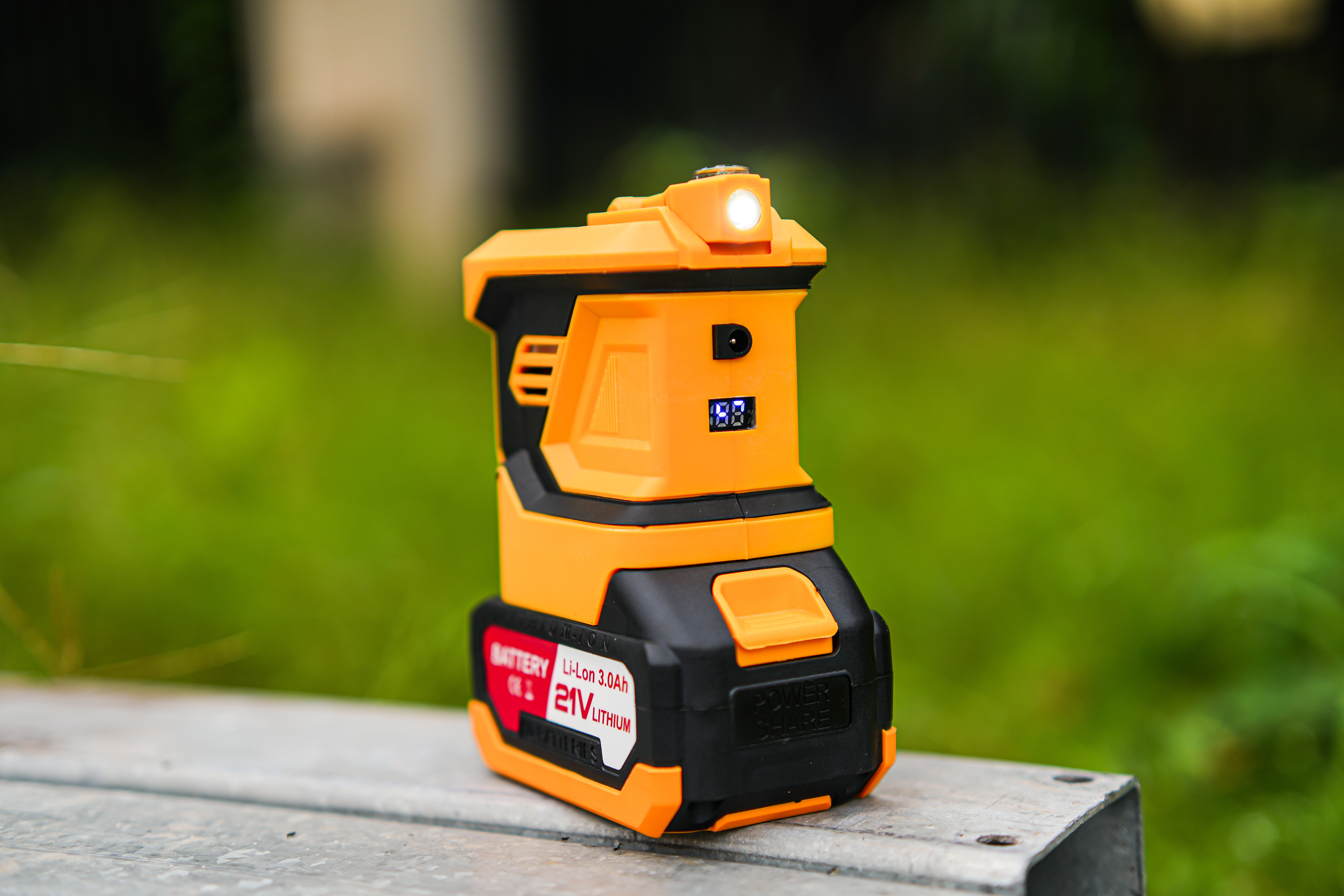 industrial design，inverter，Outdoor power supply，portable source，camping outfit，Hardcore tooling，