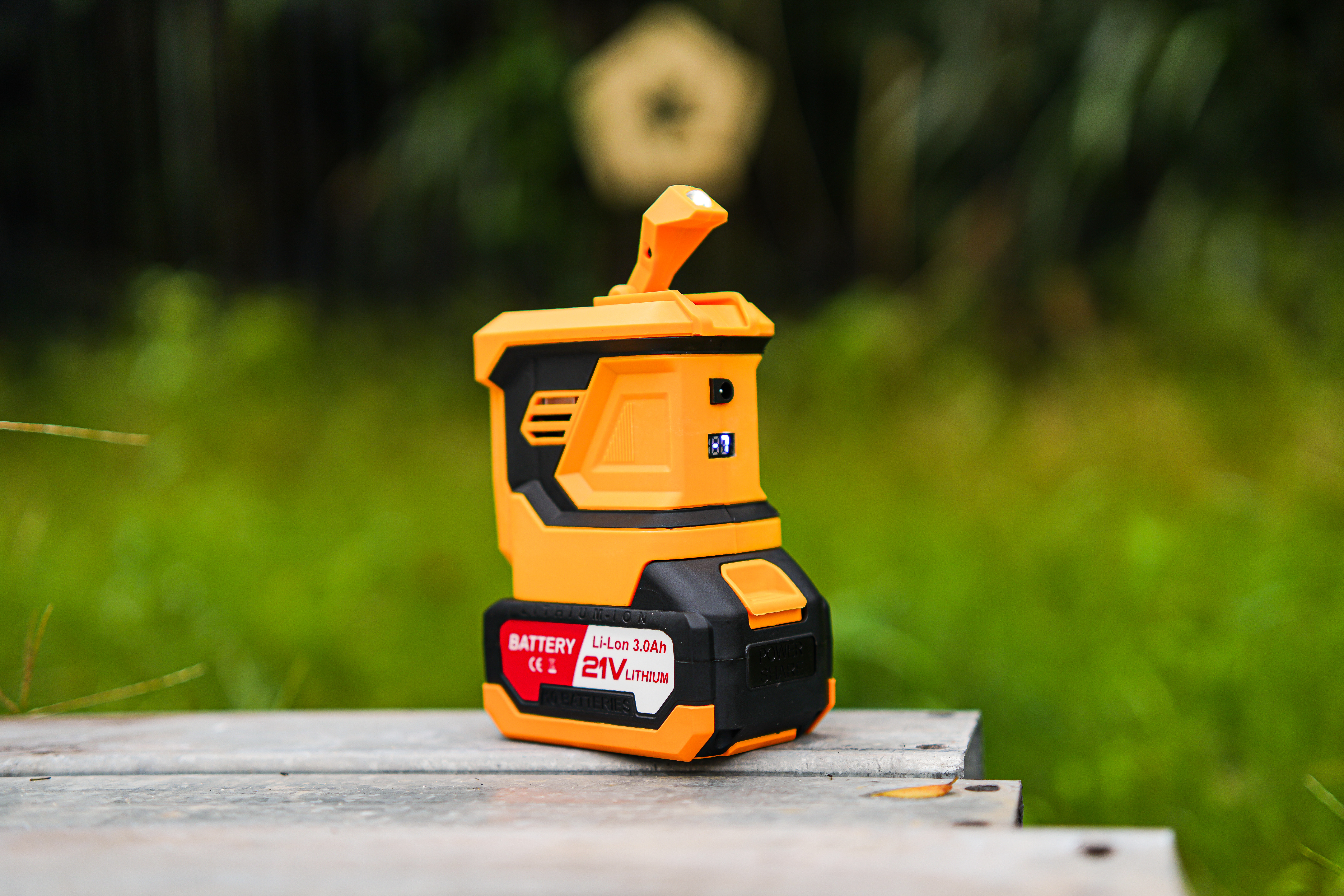 industrial design，inverter，Outdoor power supply，portable source，camping outfit，Hardcore tooling，