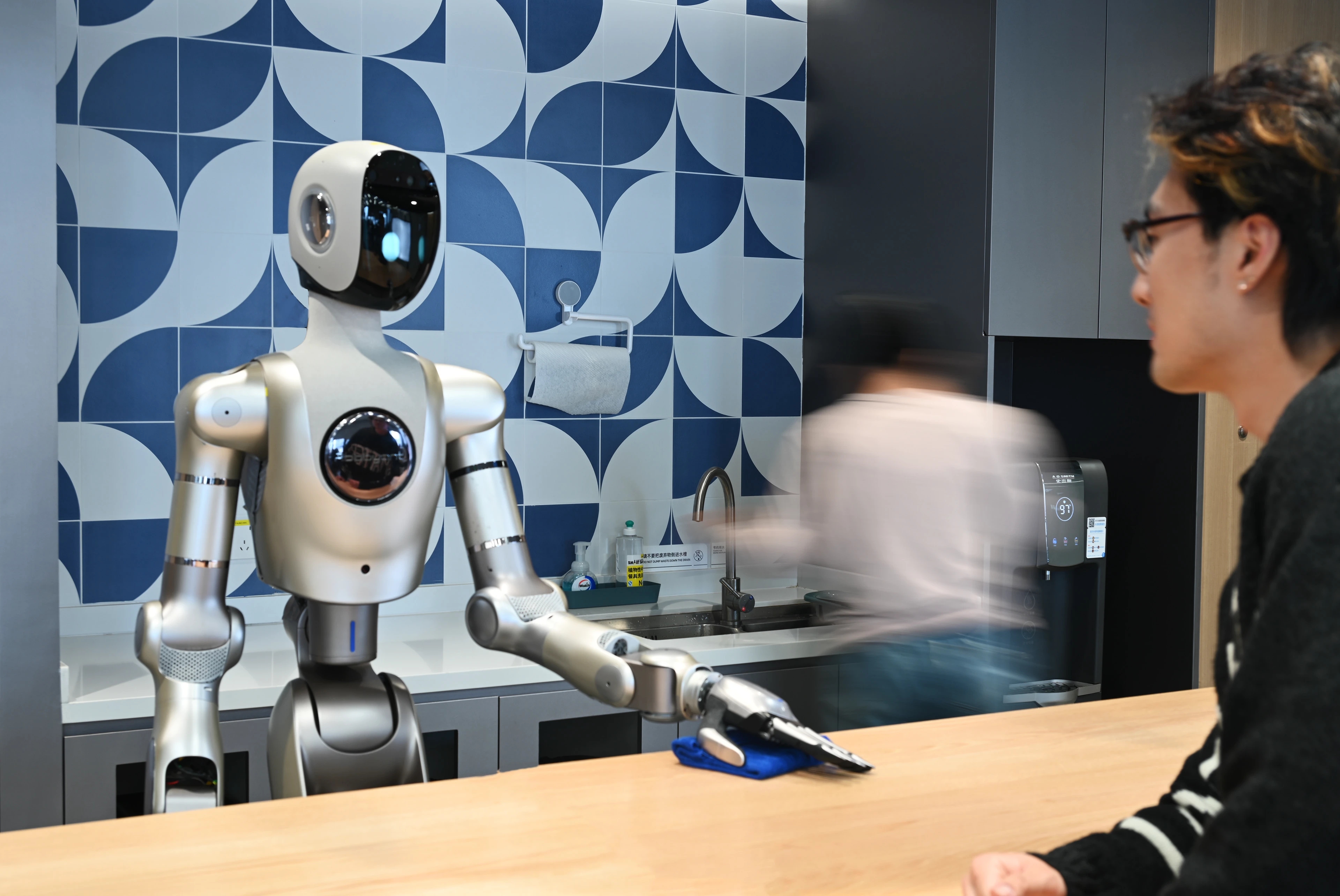 Robbyant R2，robot，Digital，Electronic equipment，