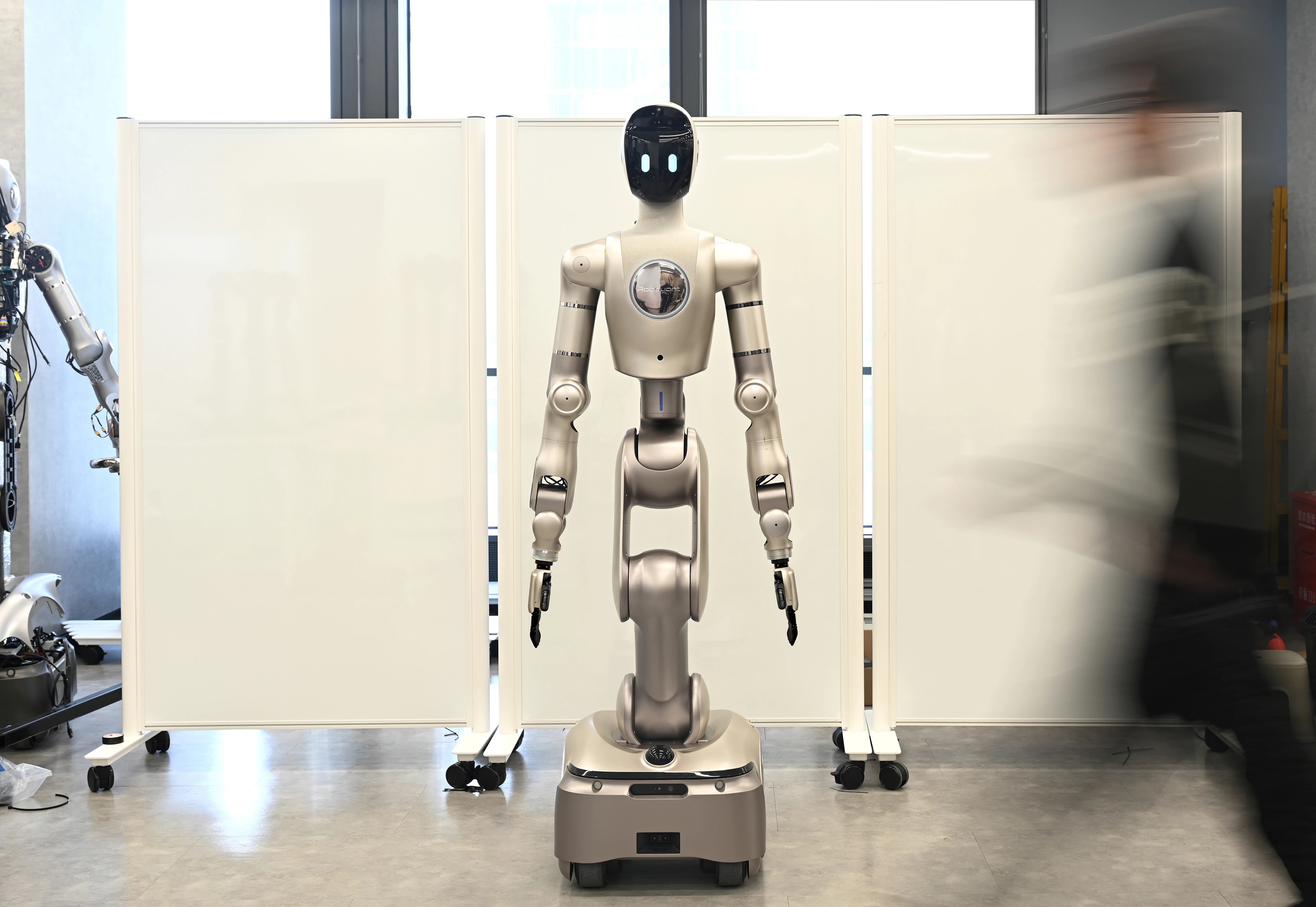 Robbyant R2，robot，Digital，Electronic equipment，