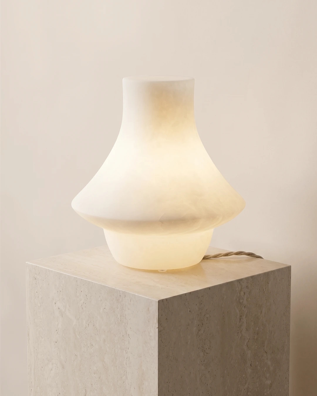 Llar，Snowflake Stone，Lighting tools，Sculptural sense，