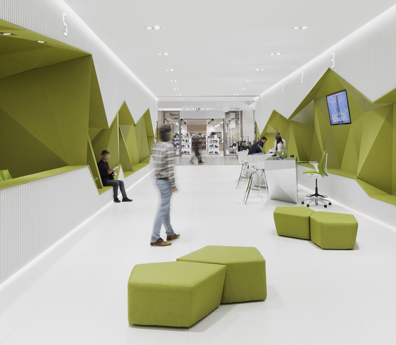 Continuous folding surface，origami structure，Geometric Aesthetics，Bank transformation，MDF louver，