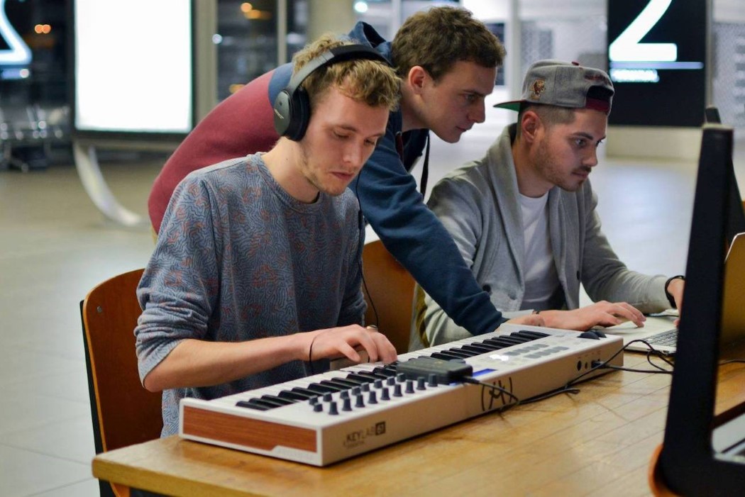 Enhance，music，black，Ring，