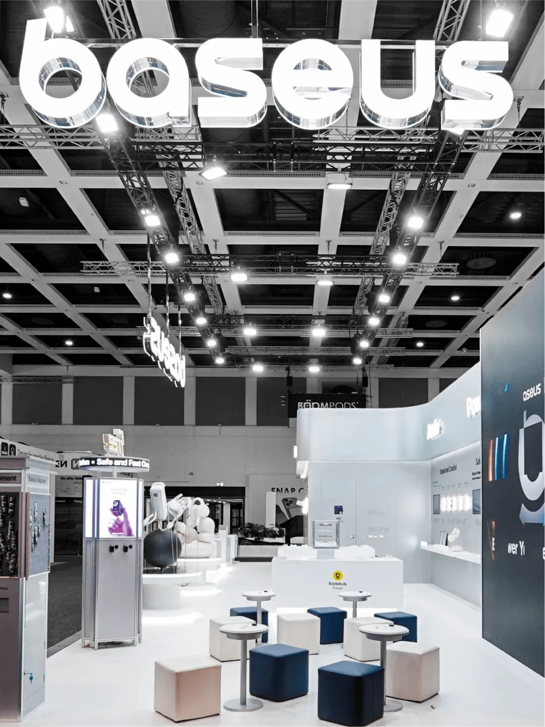 space design ，Commercial space design，Store Design，Si design，Exhibition design，3D rendering，Product rendering，E-commerce design，