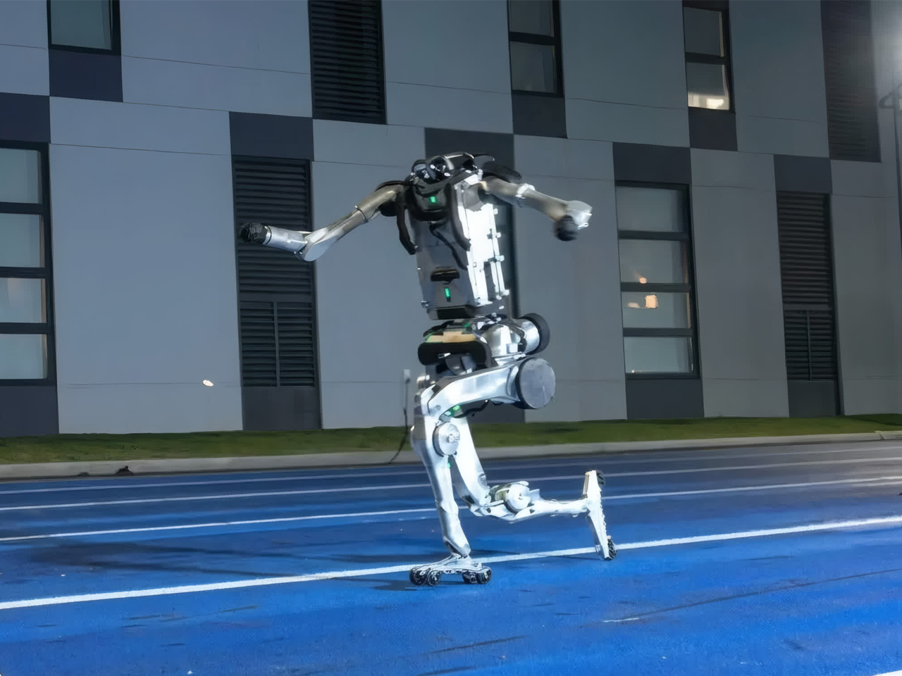 Beyond human limits，Space Tree，Unitree Superman，Humanoid robot，