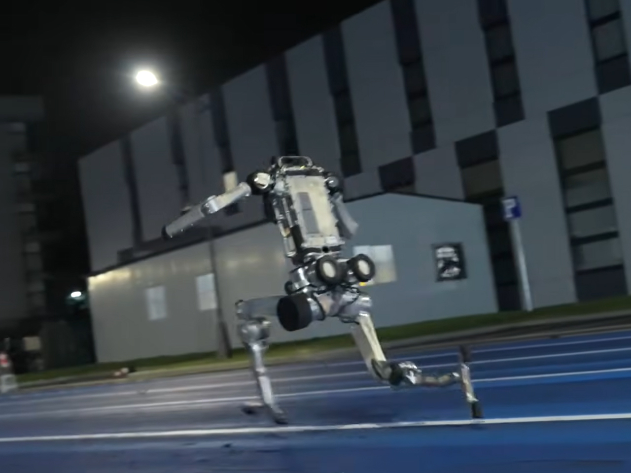 Beyond human limits，Space Tree，Unitree Superman，Humanoid robot，