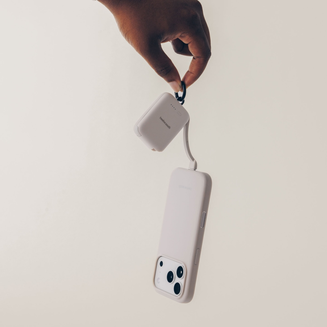 PowerClip，portable battery，USB-C，Carry-on equipment，
