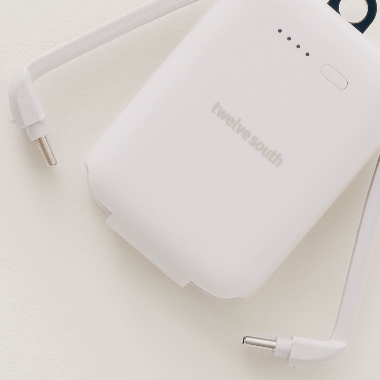 PowerClip，portable battery，USB-C，Carry-on equipment，