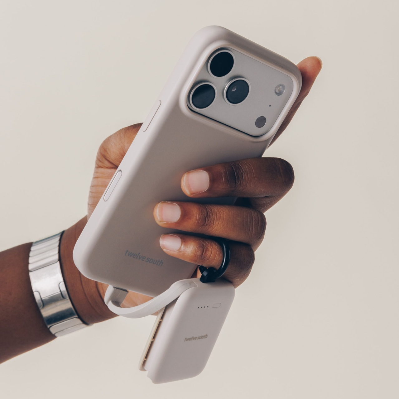 PowerClip，portable battery，USB-C，Carry-on equipment，