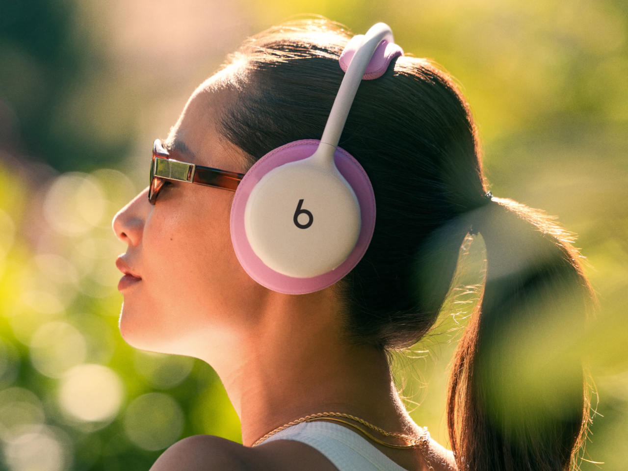 headset，Digital，Beats 360，electronic product，