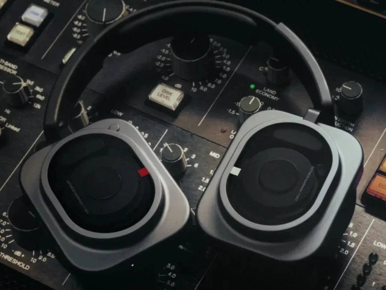 Nothing，headset，Digital，Headphones (1) Pro，