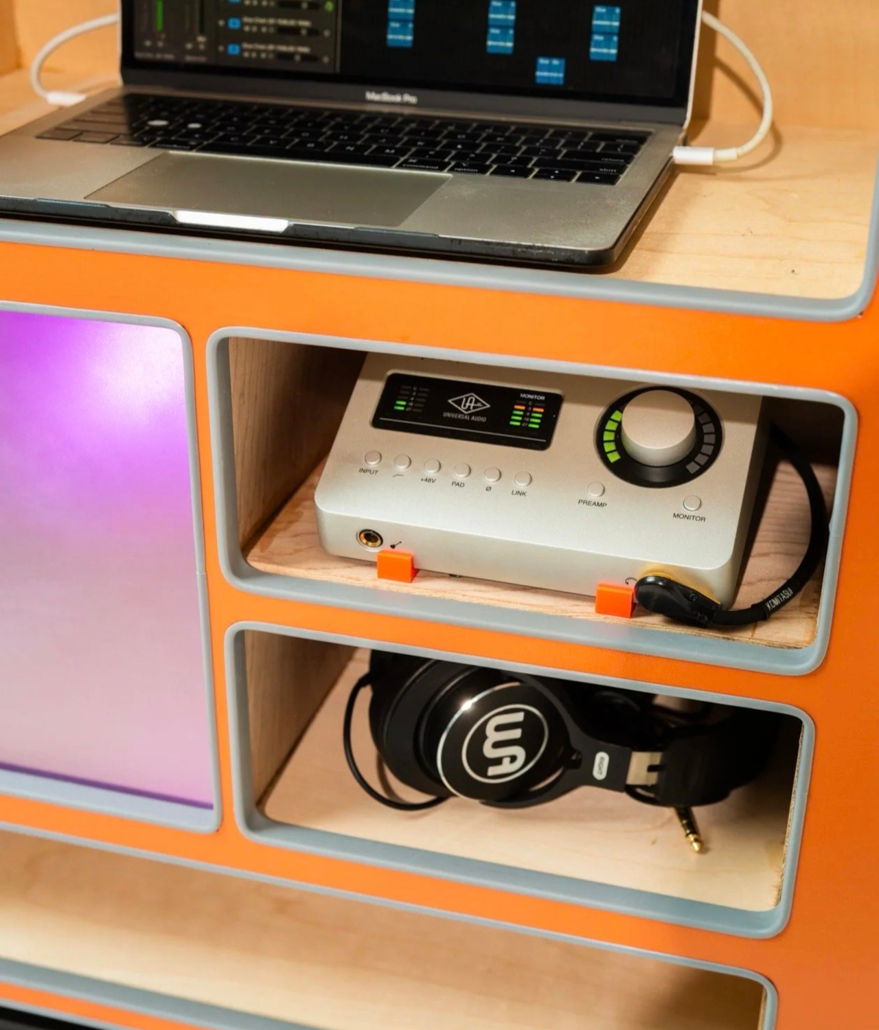 ToyBox，Custom Music Production Desk，Synthesizer Cabinet，Desktop Ecosystem，