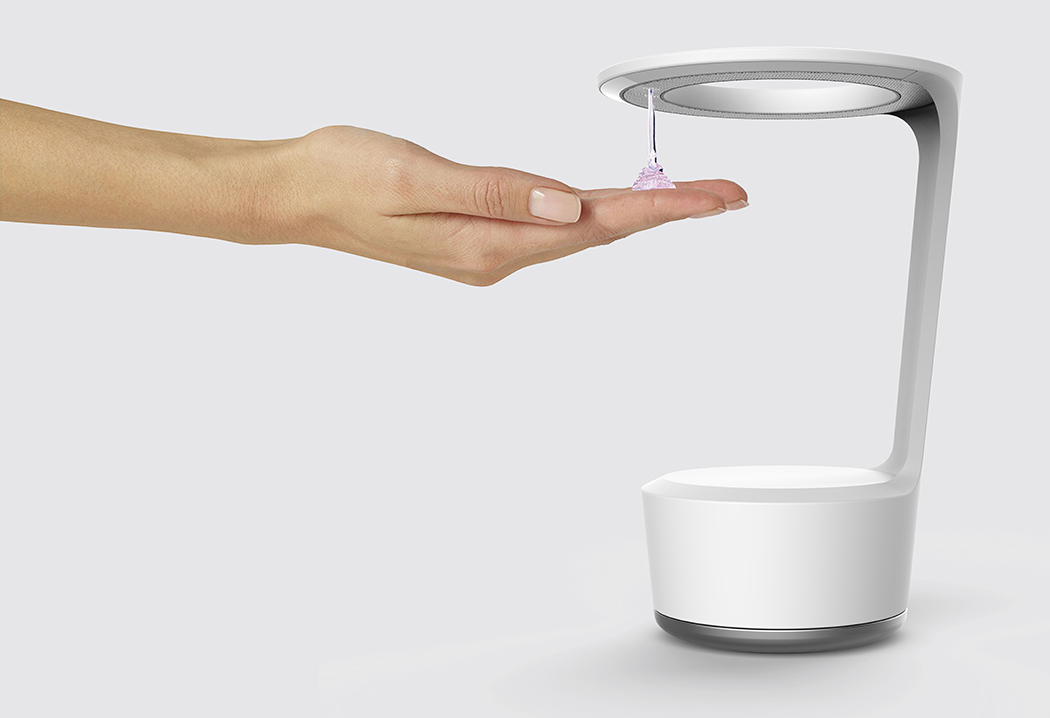 baby，Parenting，Wash mobile phone，app，white，