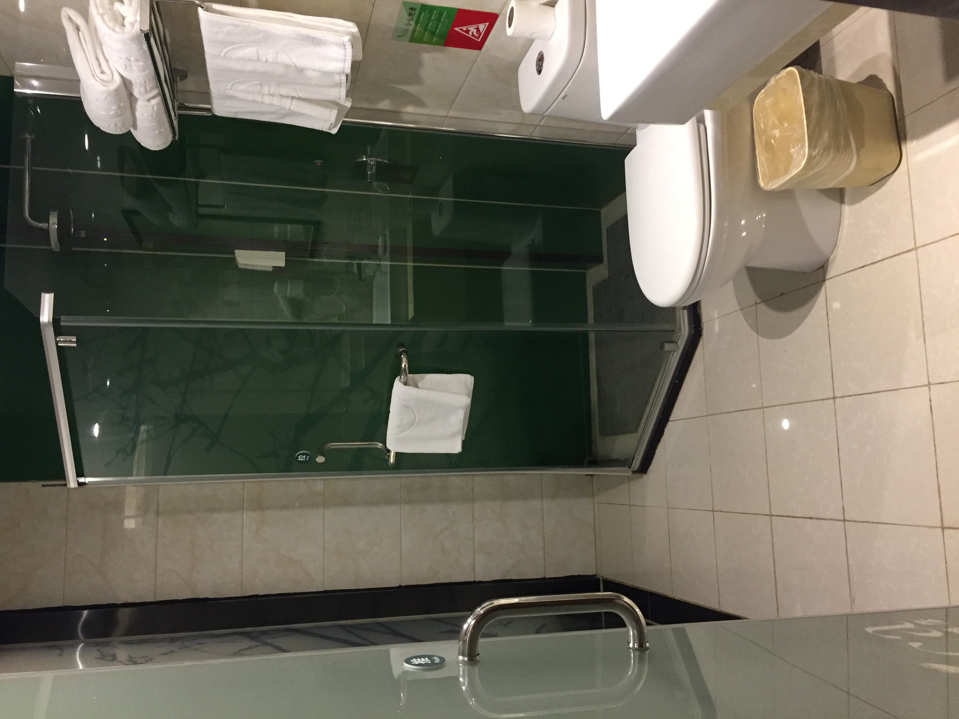 summer vacation time，hotel，get accommodation，