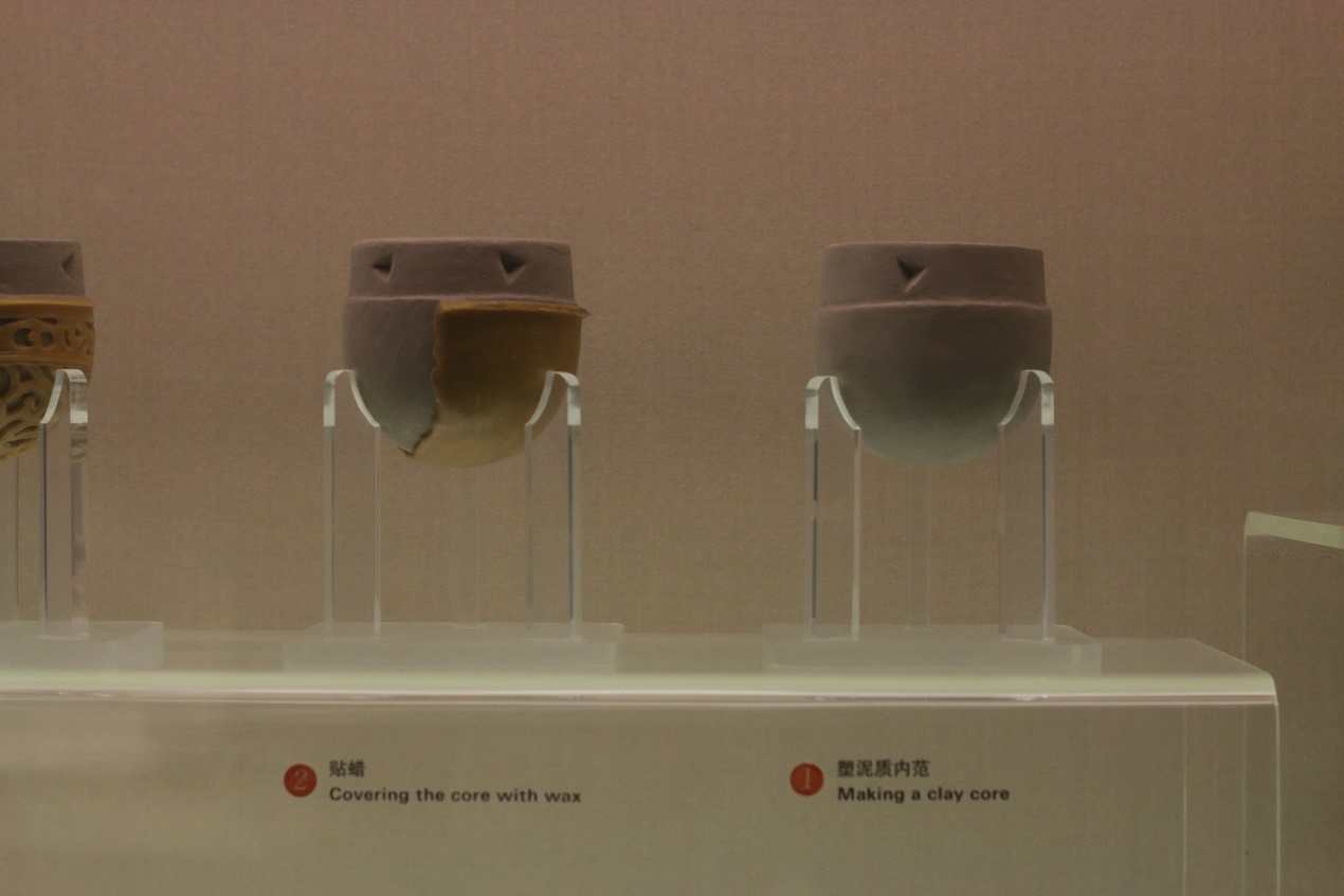 Cultural Relic，Porcelain，bronzeware，Blue and White Porcelain of Yuan Dynasty，blue and white porcelain，auspicious clouds，feastful，Chinese style，Chinese elements，pulm vase，