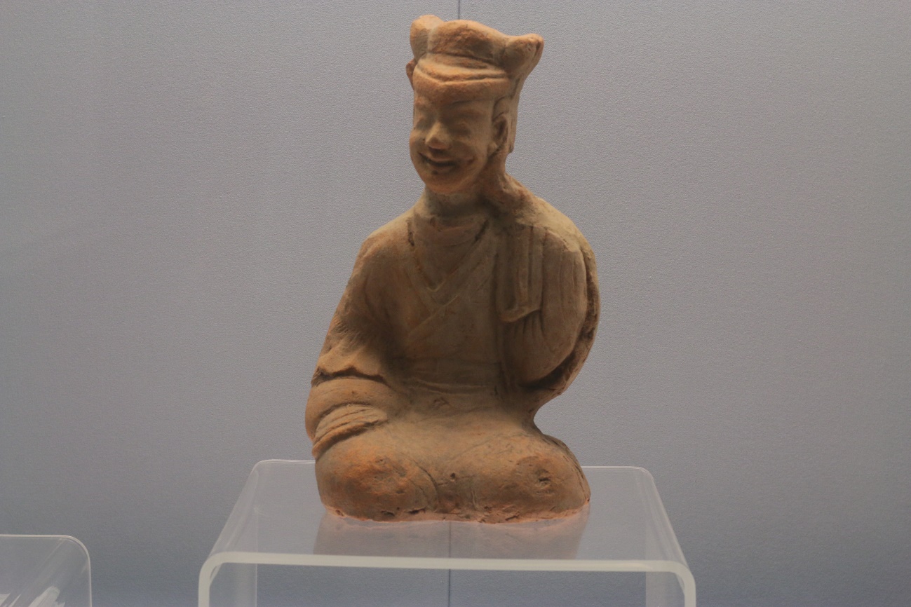 Cultural Relic，Porcelain，bronzeware，Blue and White Porcelain of Yuan Dynasty，blue and white porcelain，auspicious clouds，feastful，Chinese style，Chinese elements，pulm vase，