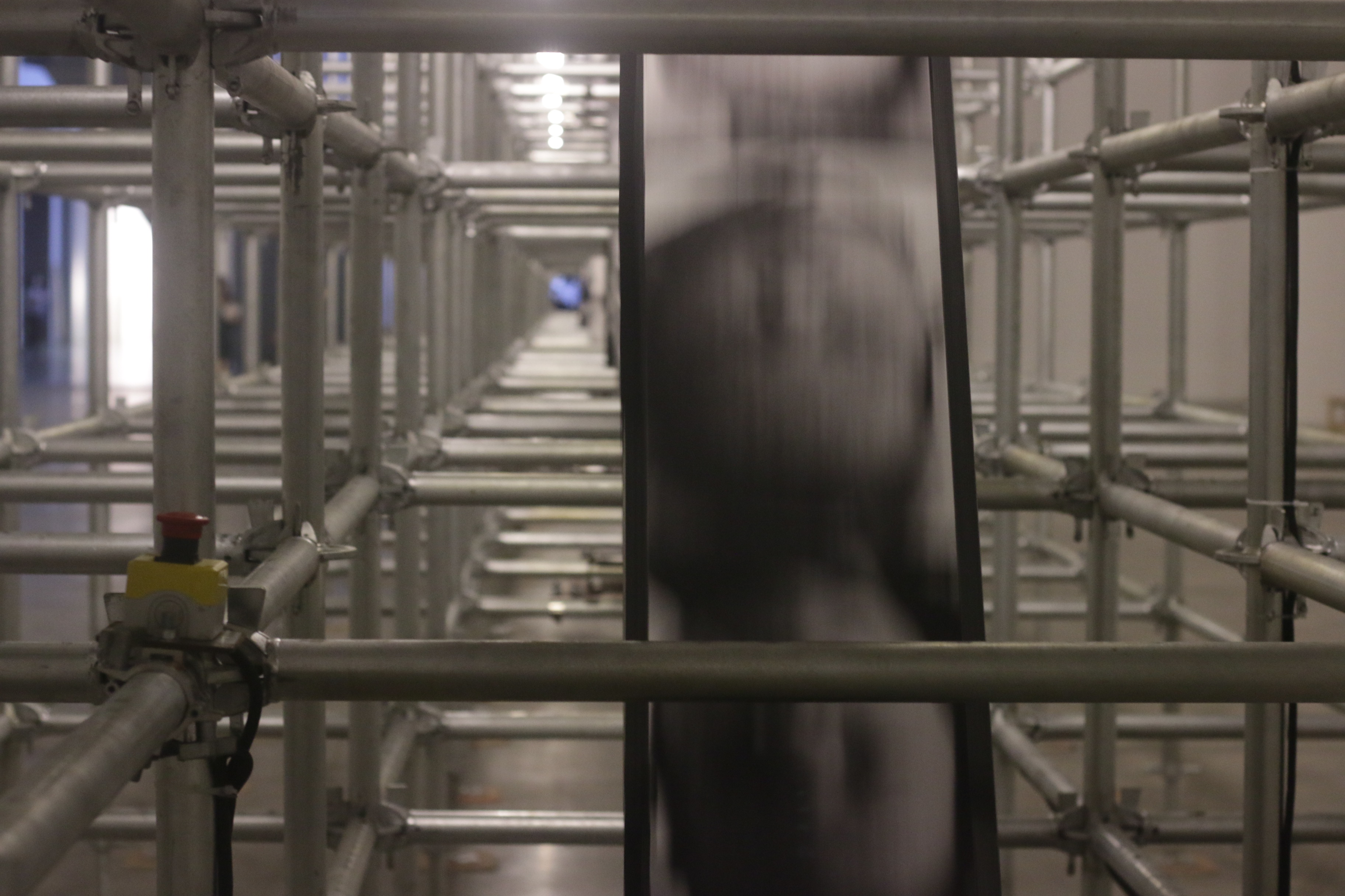 Art，Abstract art，Modernism，Contemporary Art，Marc Newson ，Jet aircraft，vase，flower，Porcelain，originality，Brain hole，Sculpture，Realistic，