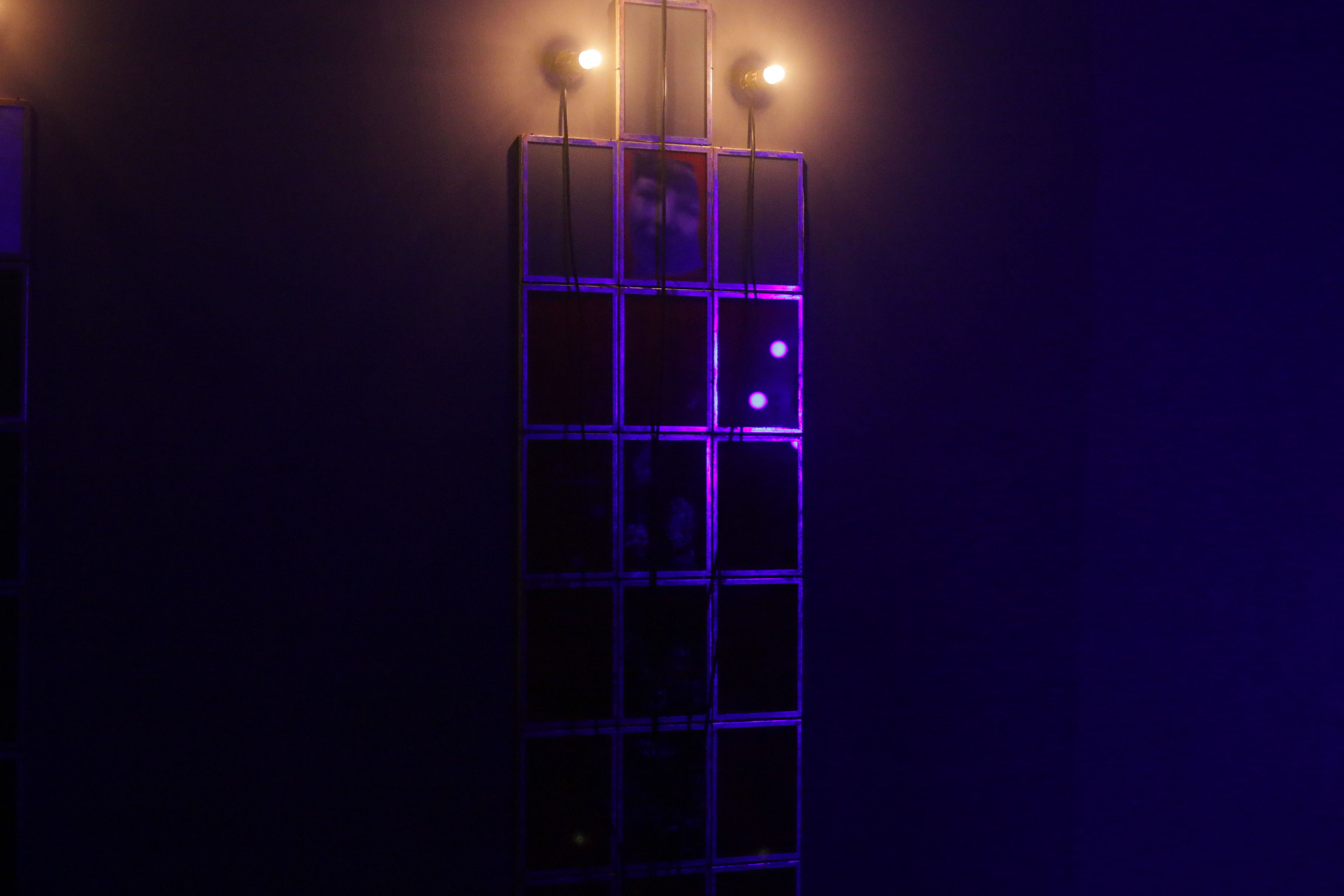 Art，Abstract art，Modernism，Contemporary Art，Marc Newson ，Jet aircraft，vase，flower，Porcelain，originality，Brain hole，Sculpture，Realistic，