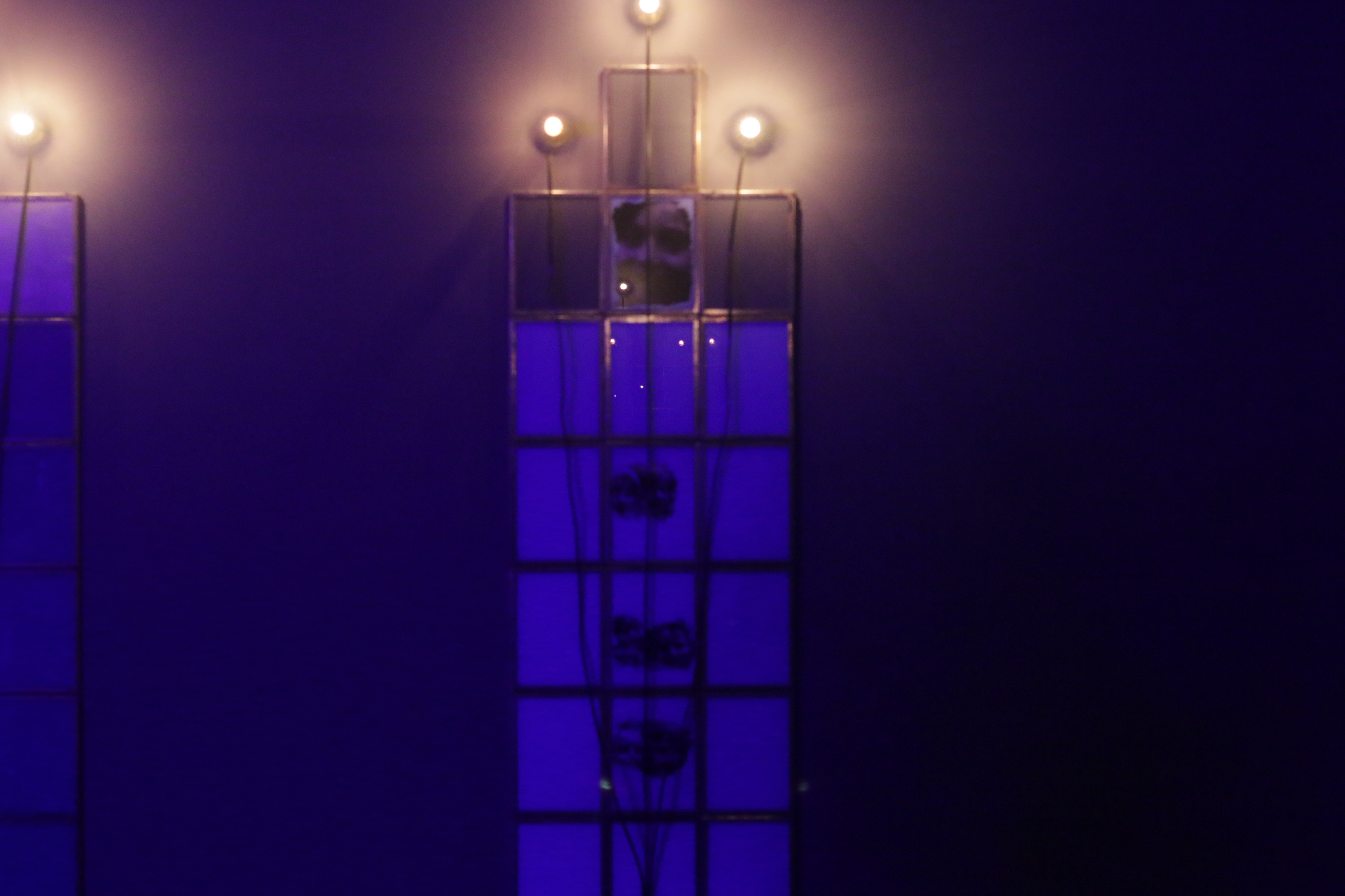 Art，Abstract art，Modernism，Contemporary Art，Marc Newson ，Jet aircraft，vase，flower，Porcelain，originality，Brain hole，Sculpture，Realistic，