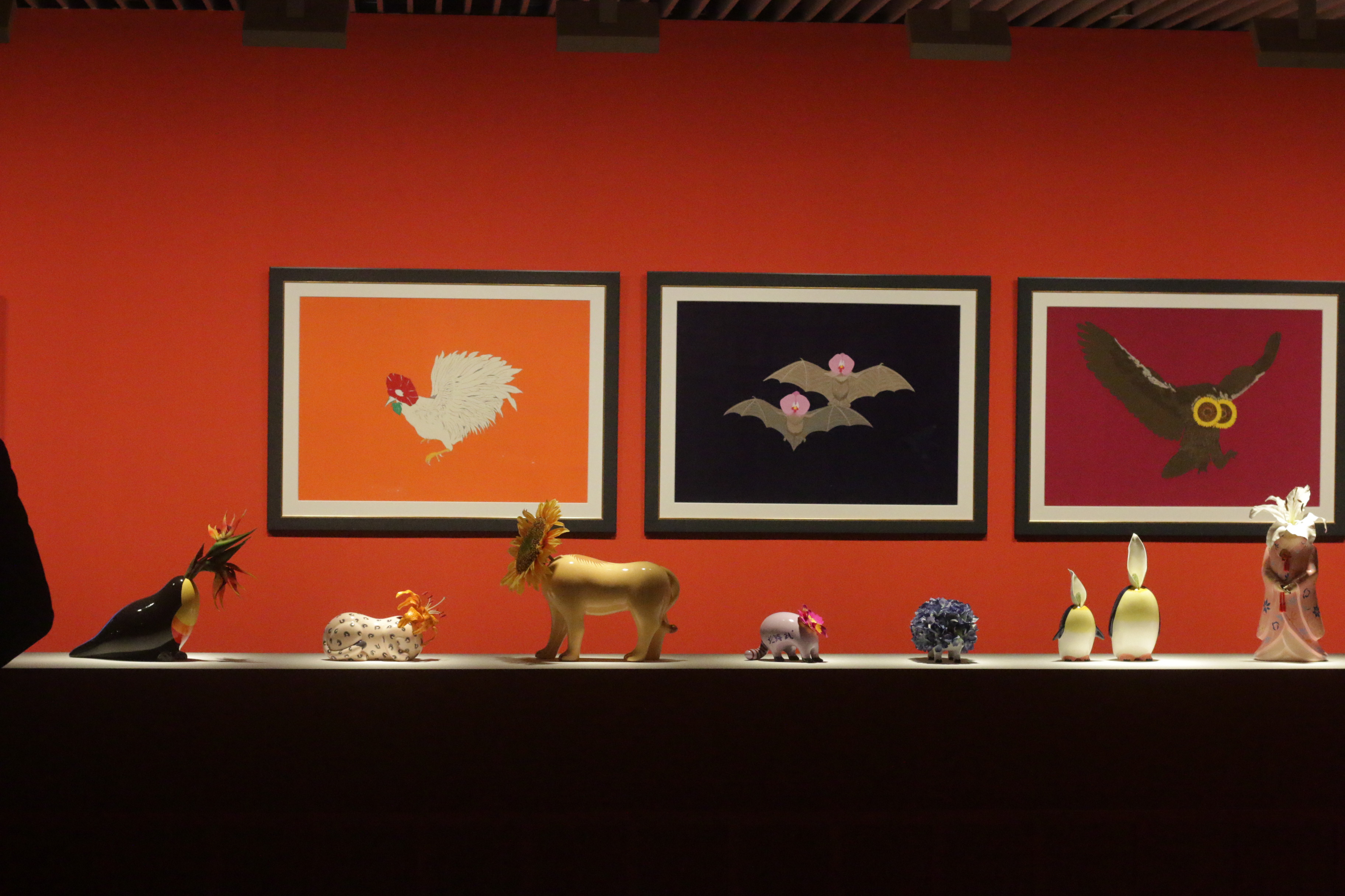 Art，Abstract art，Modernism，Contemporary Art，Marc Newson ，Jet aircraft，vase，flower，Porcelain，originality，Brain hole，Sculpture，Realistic，