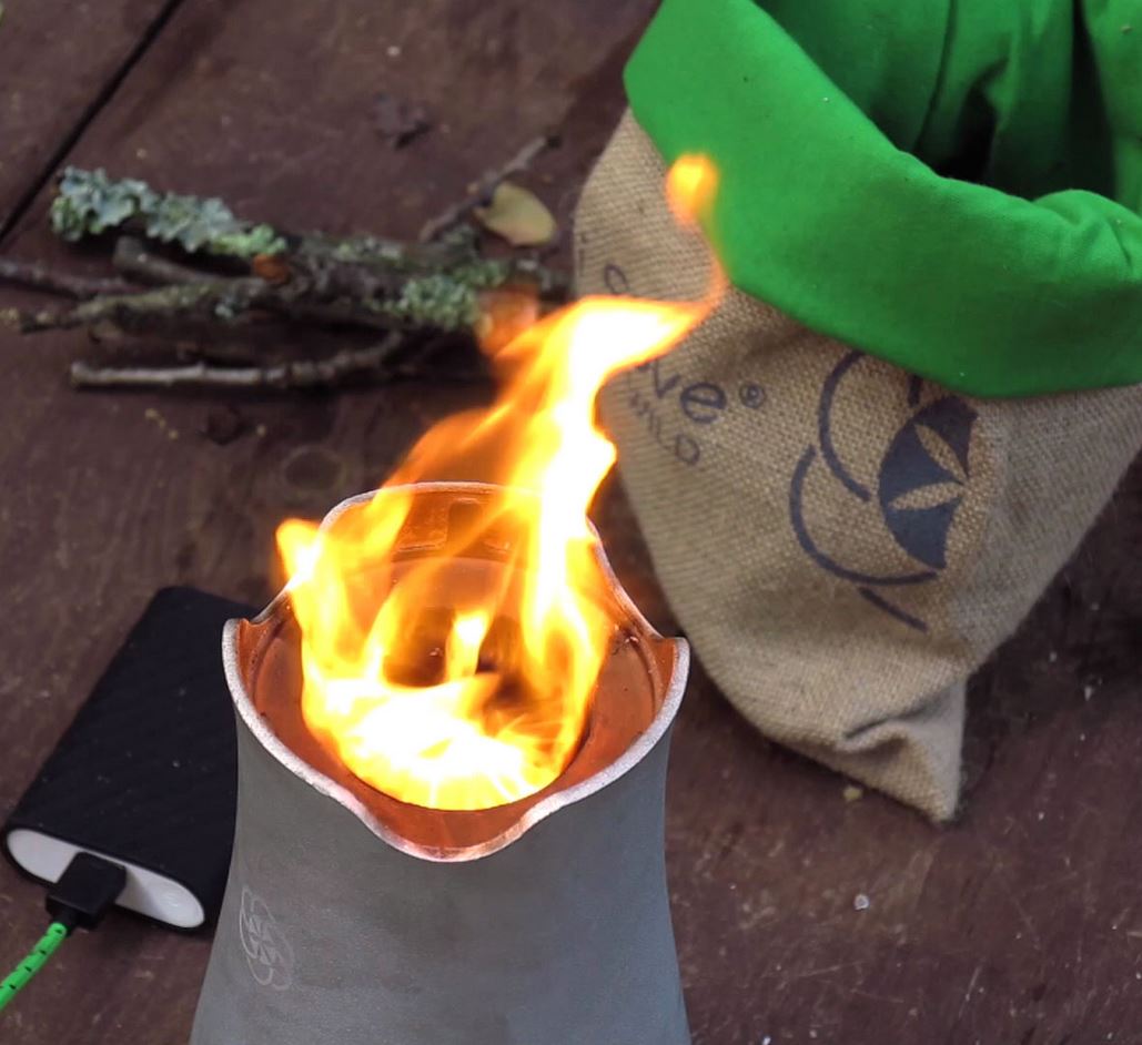 Enki Stove Wild，a kitchen stove，outdoors，2017 red dot award，