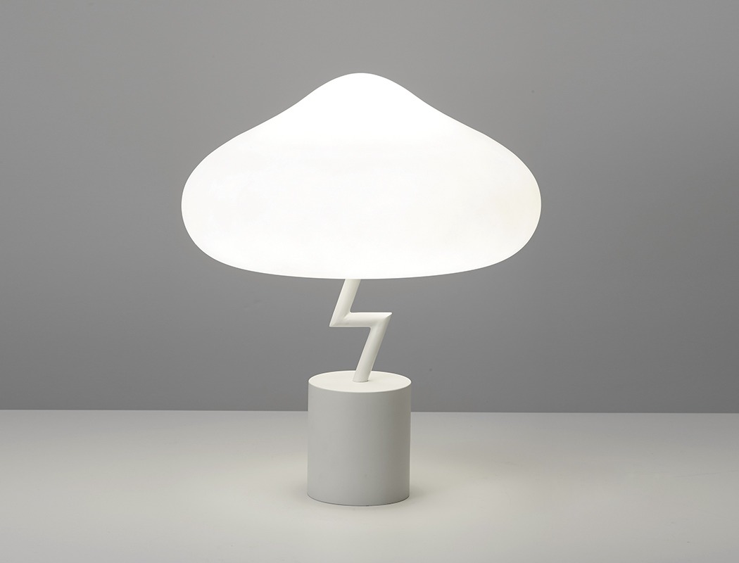 a bolt from the blue，Lamp design，