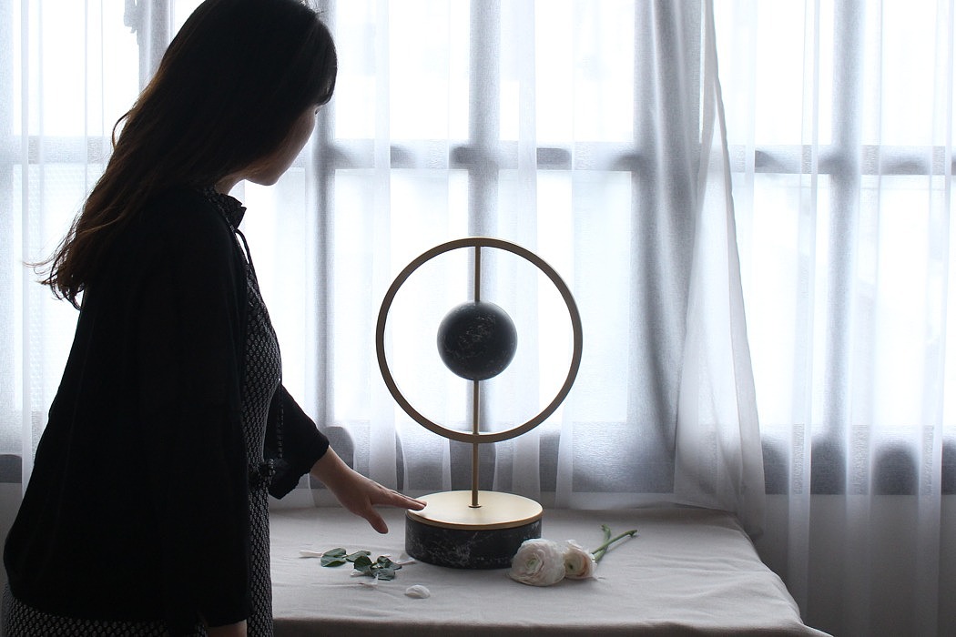 Angie Kim，Heejae Choi，speaker，light，Artwork，