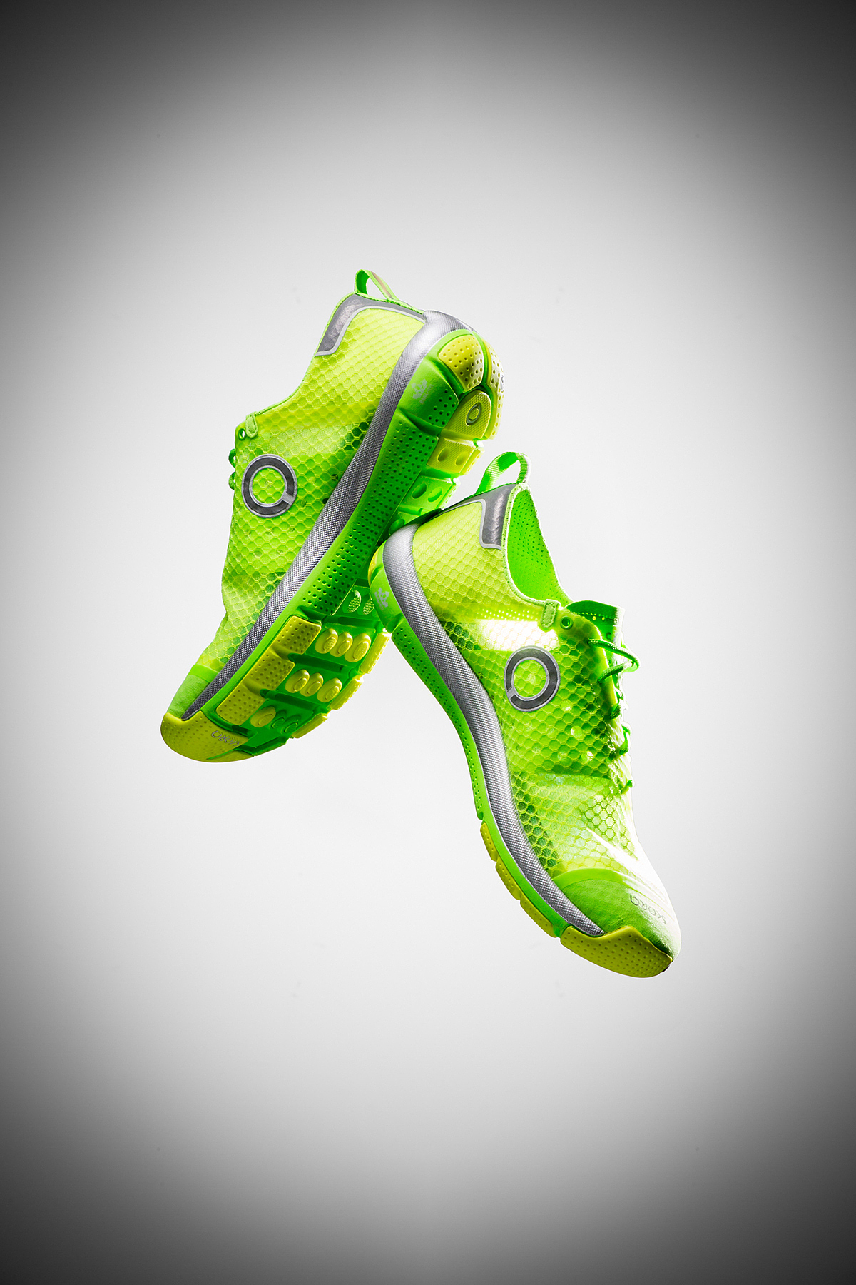 sneakers，SCORA，
